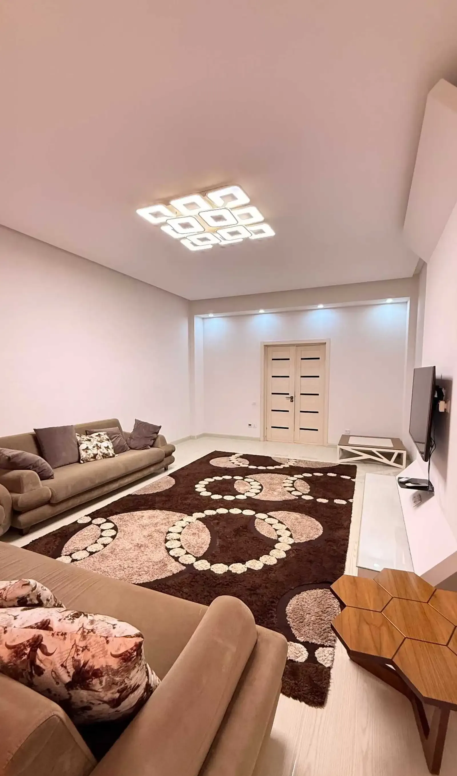2-комн. квартира, 9 этаж, 1000м², Шохмансур
