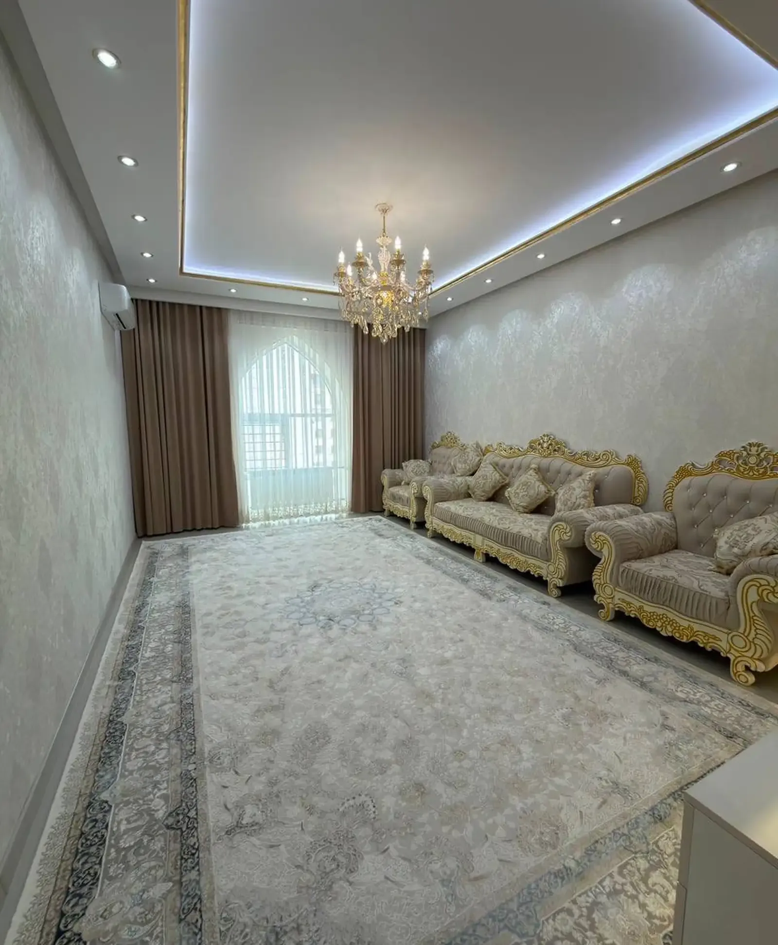 3-комн. квартира, 14 этаж, 104 м², Овир,Абр текстиль