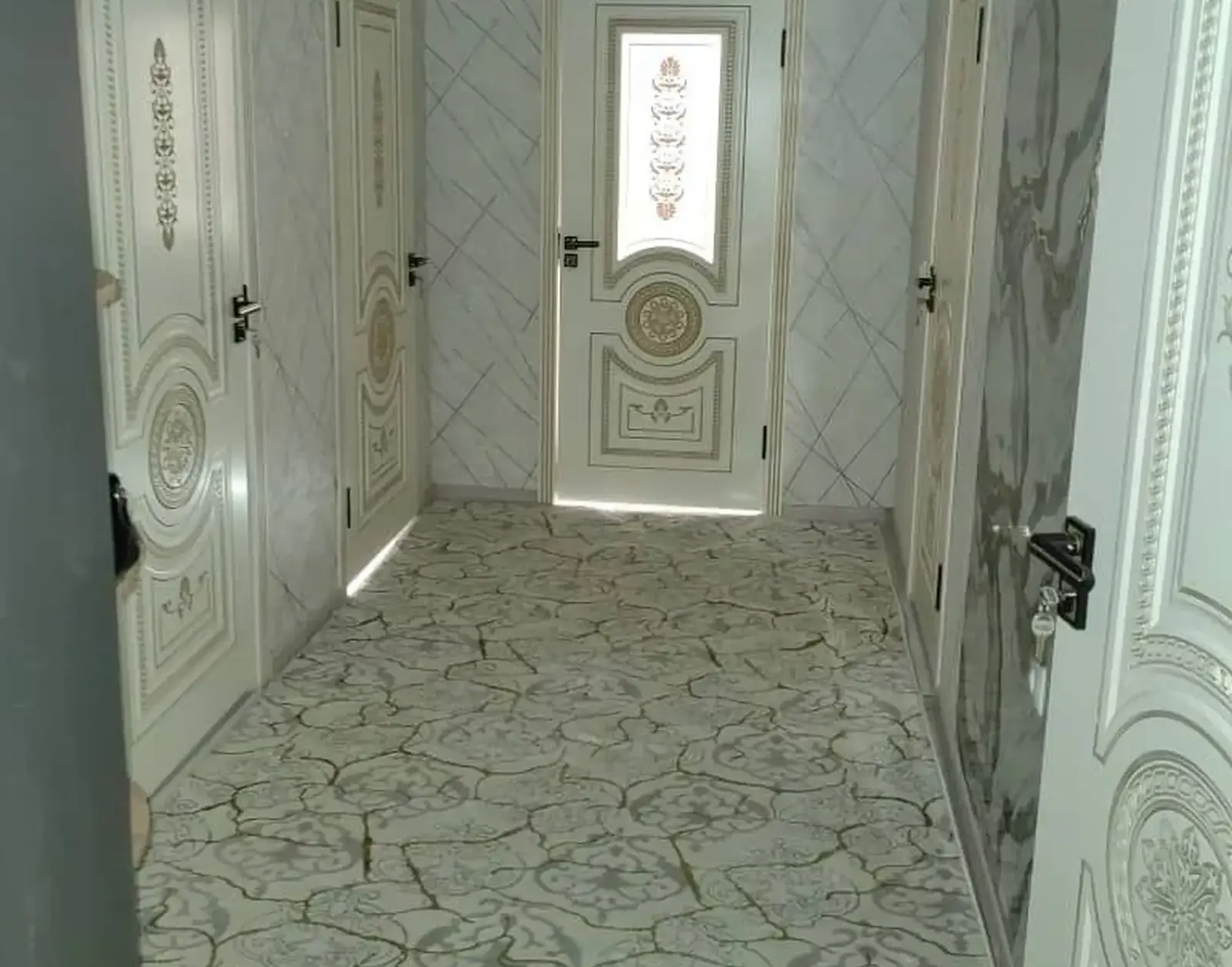 3-комн. квартира, 12 этаж, 65 м², Зарафшон, 102