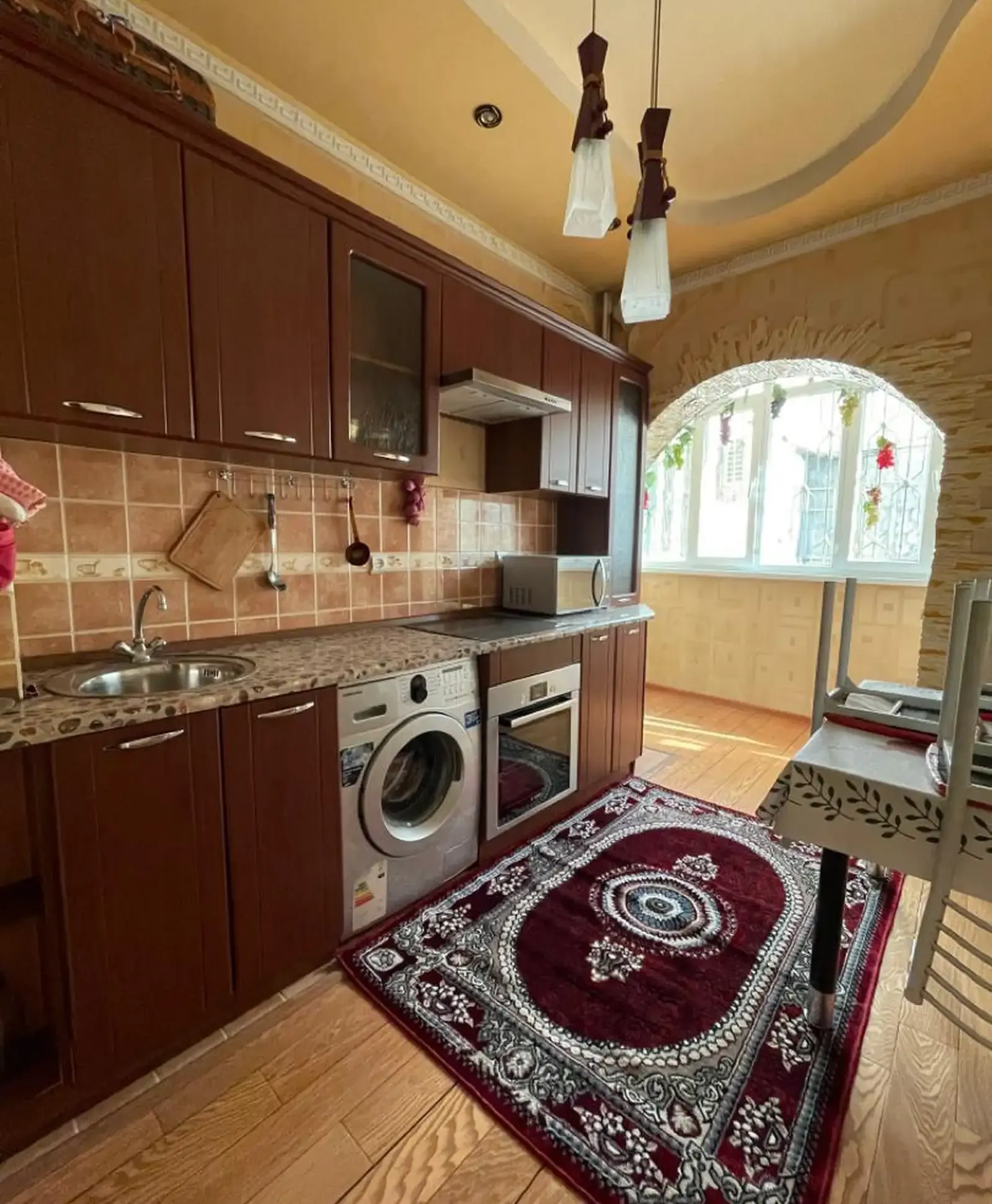 3-комн. квартира, 3 этаж, 73 м², Цирк, Профсоюз