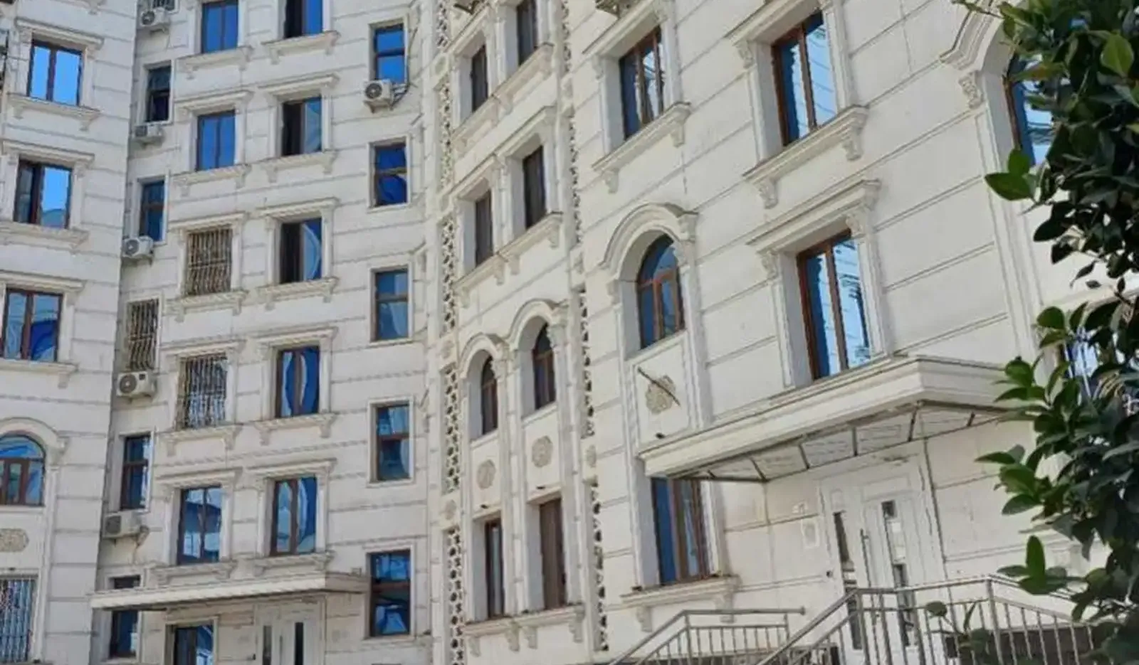 2-комн. квартира, 2 этаж, 97м², шоҳмансур