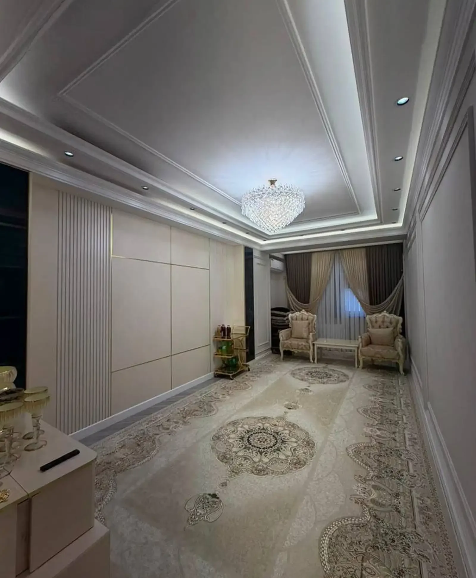 3-комн. квартира, 5 этаж, 115 м², Сино (Сити Мол )
