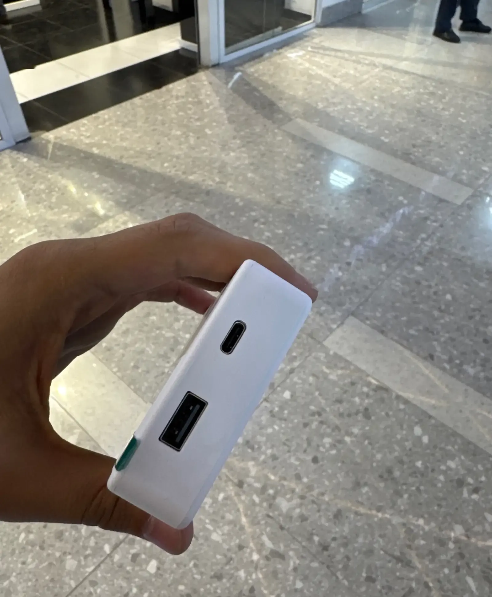 Беспроводной PowerBank Wi-Fi Роутер Карманный 4G LTE