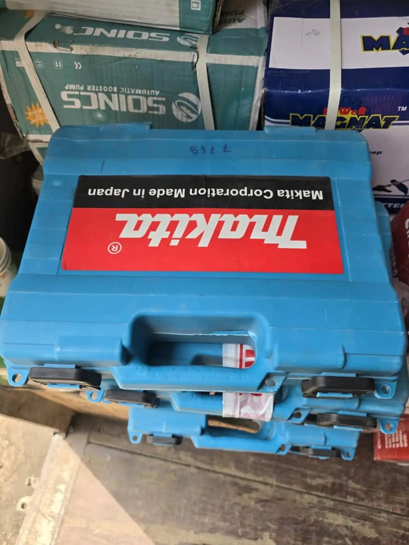 Гайковерт Makita