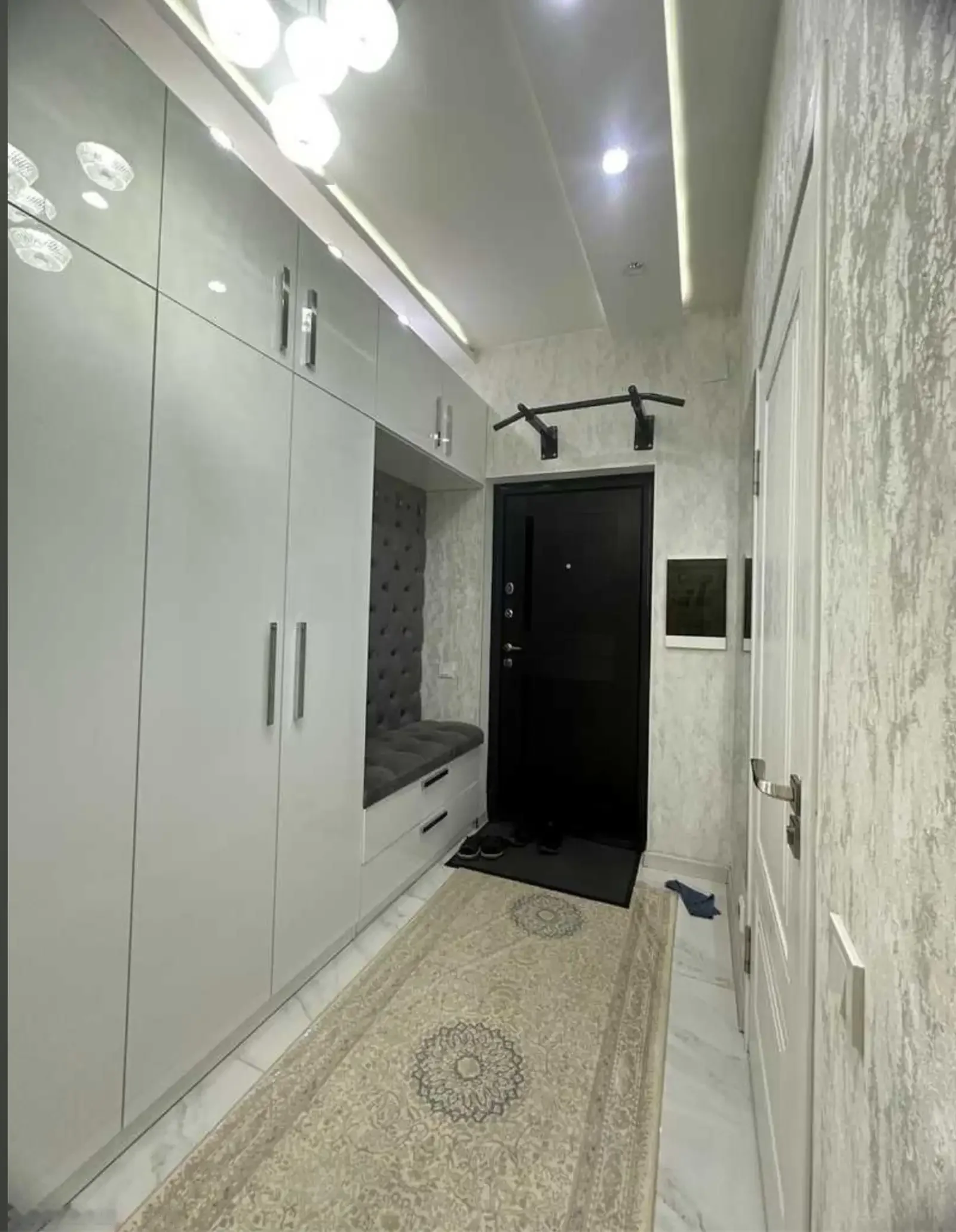 3-к квартира, 9 этаж, 80 м², Аэропорт