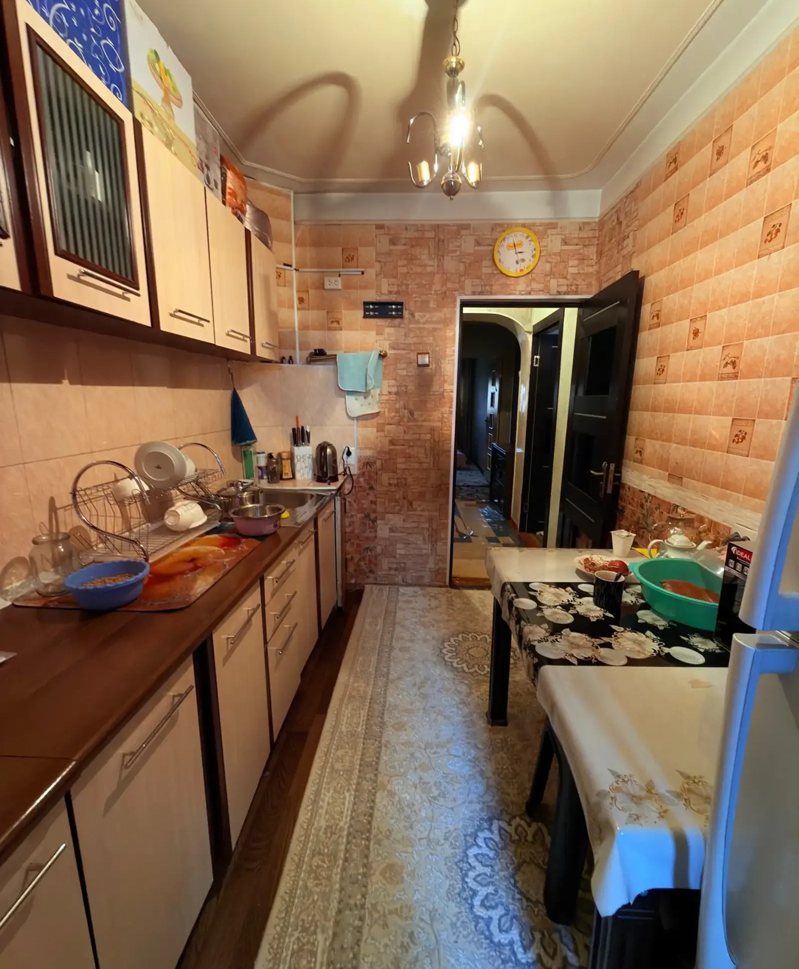 3-комн. квартира, 4 этаж, 60 м², 84 мкр, сзади Ресторан Тайга