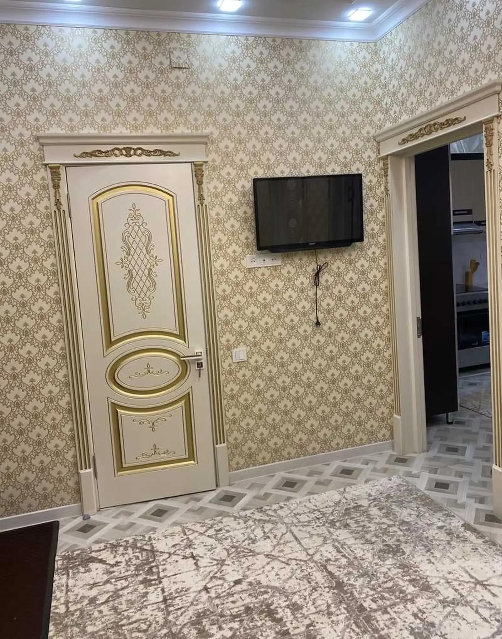 1-комн. квартира, 3 этаж, 50 м², Шохмансур Павароти 4 дома