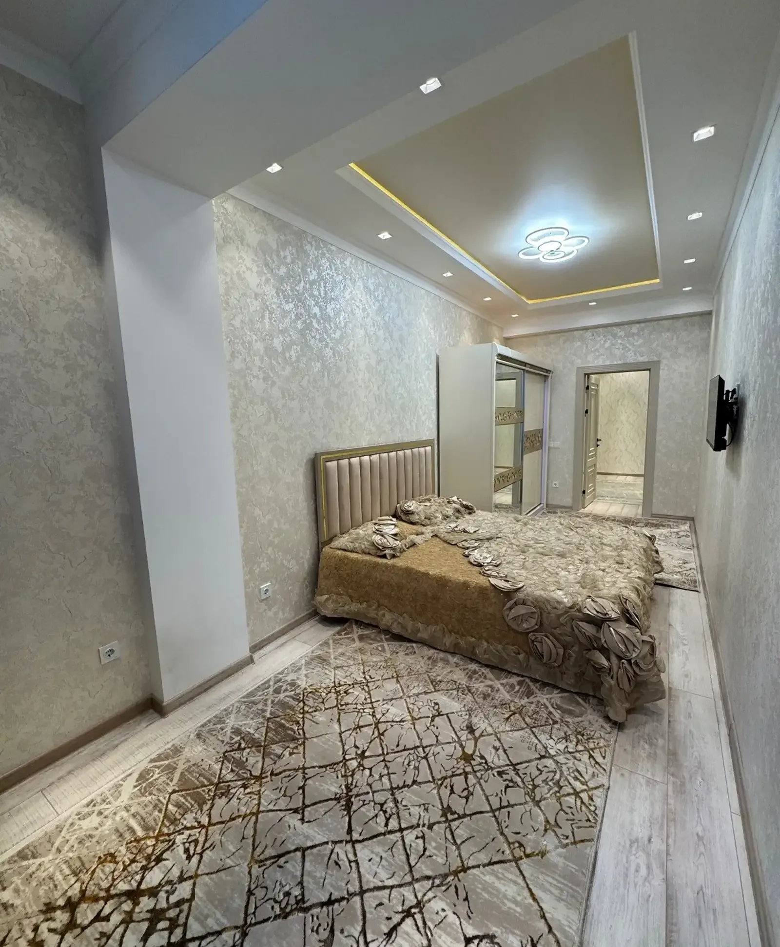 2-комн. квартира, 5 этаж, 100м², Овир/Гранд Отель