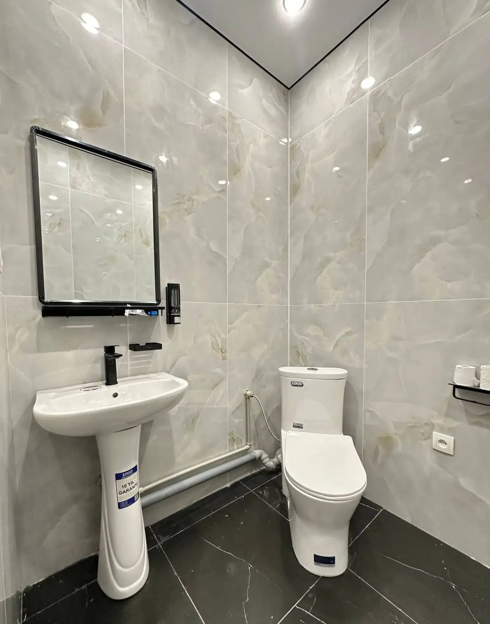 2-комн. квартира, 6 этаж, 68 м², Сино 102мкр