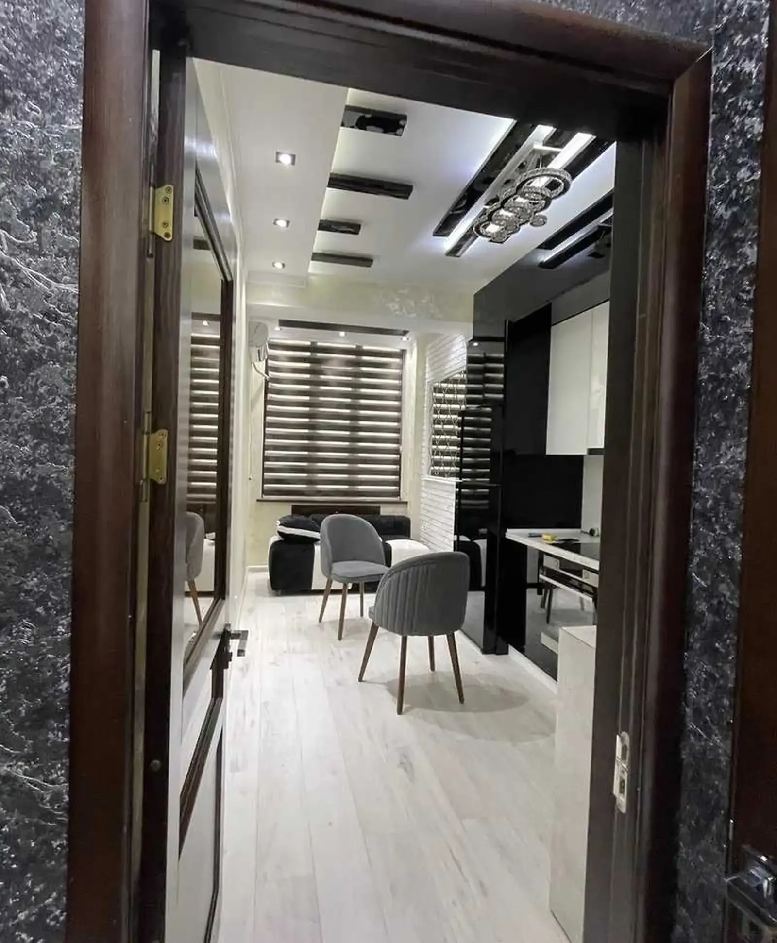 2-комн. квартира, 8 этаж, 60м², Гостиница Хилтон