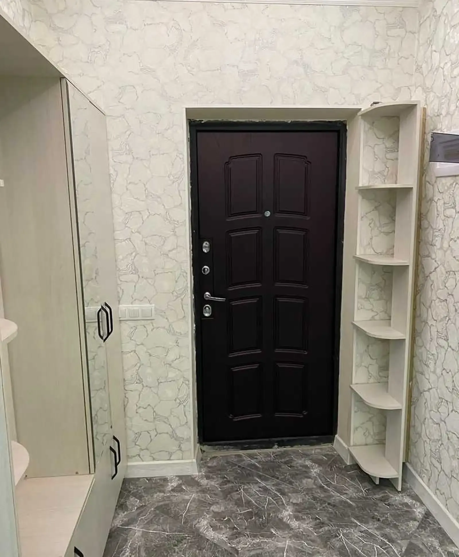 2-комн. квартира, 11 этаж, 55м², Овир, Гранд отель