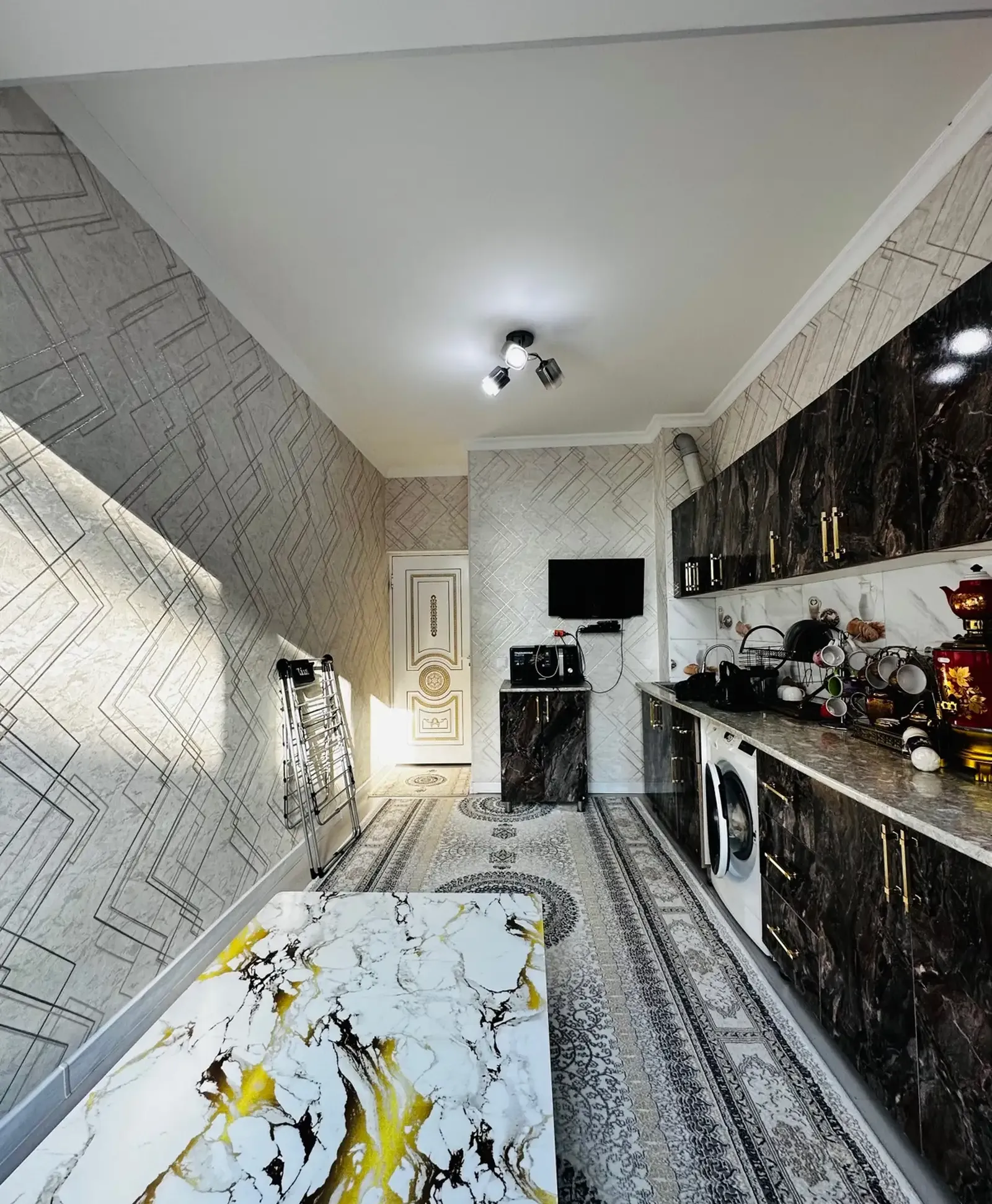 3-комн. квартира, 8 этаж, 82 м², гипразем/сино