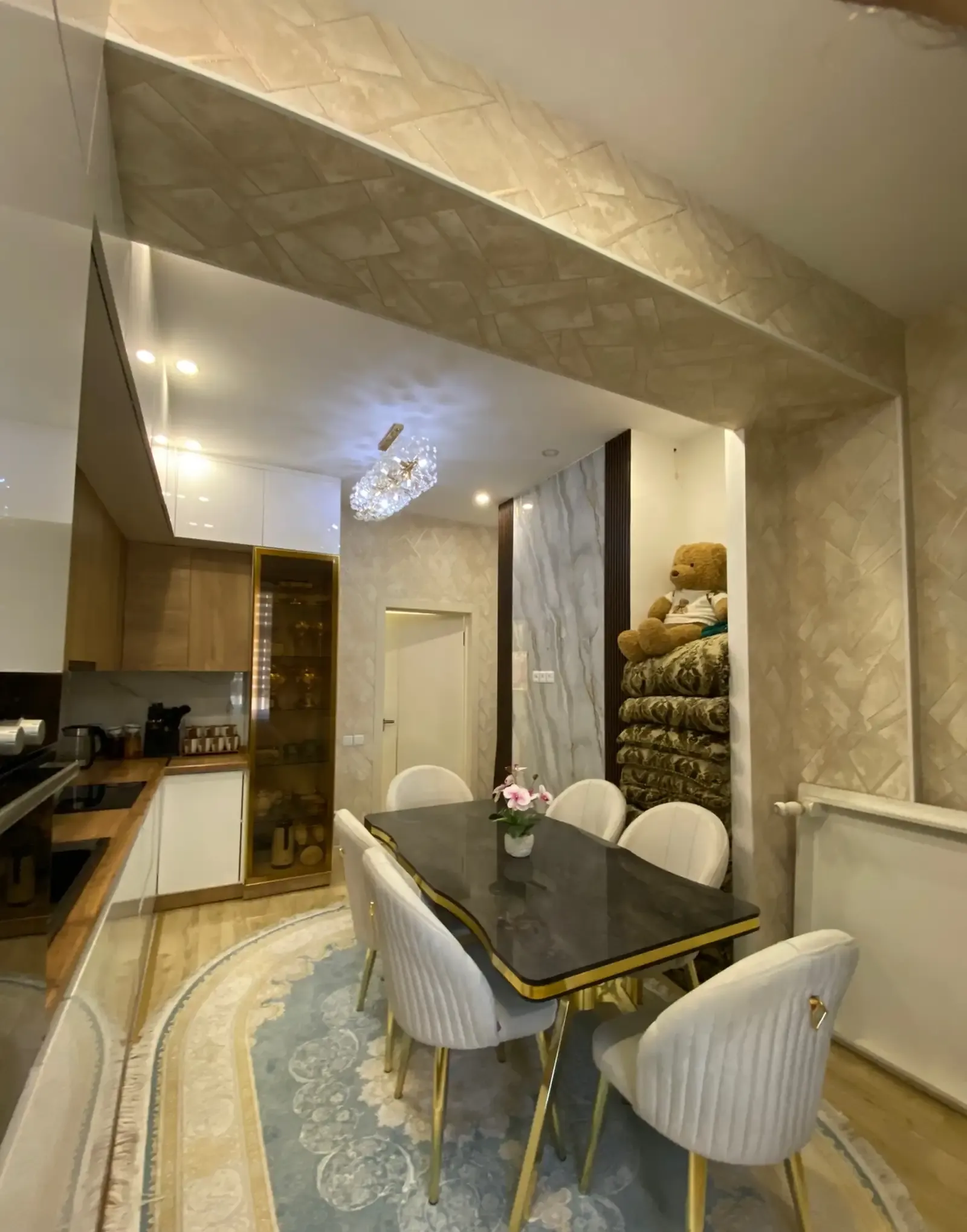 2-комн. квартира, 3 этаж, 77 м², Фирдавси Молодёжный