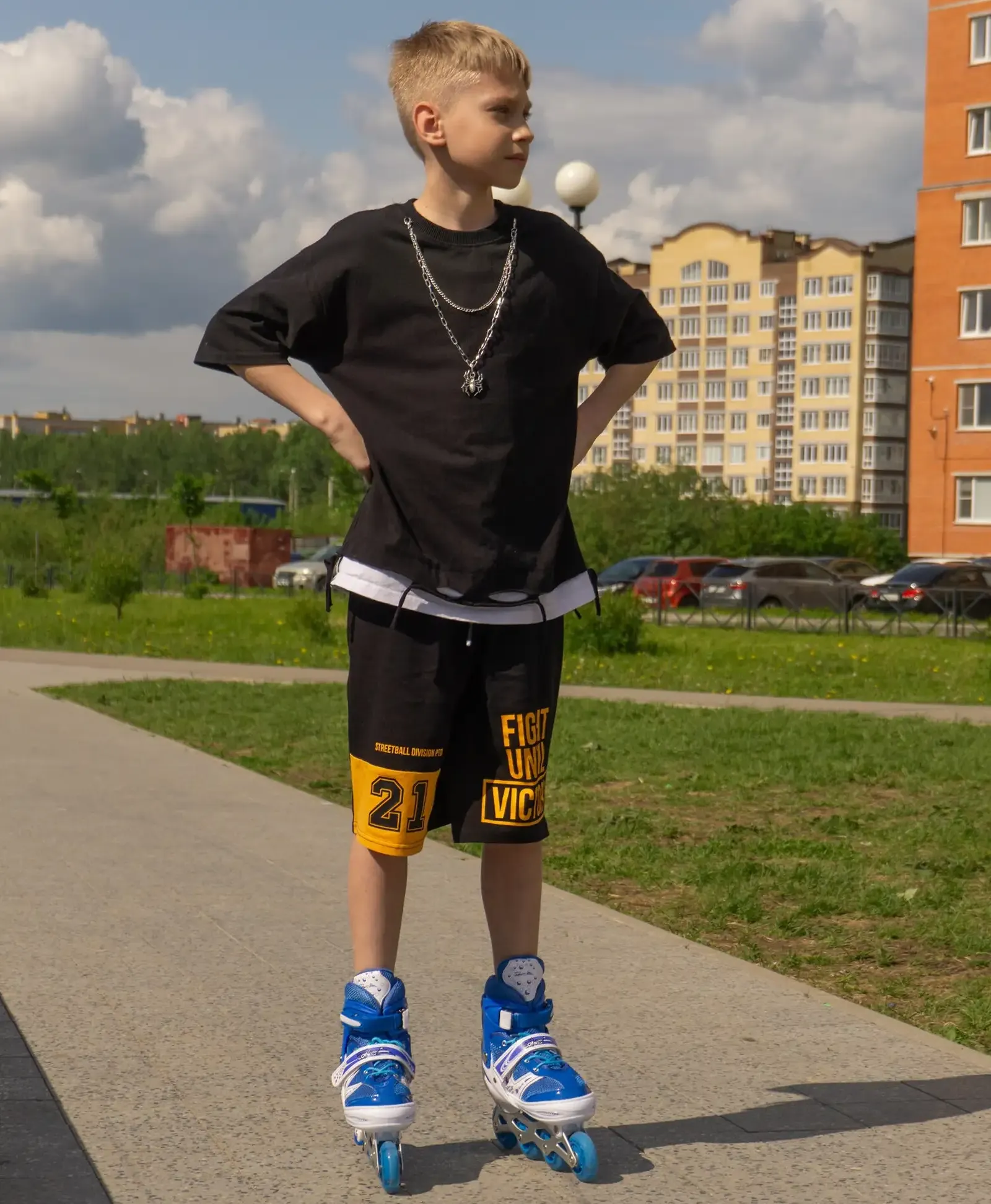 Роликовые коньки