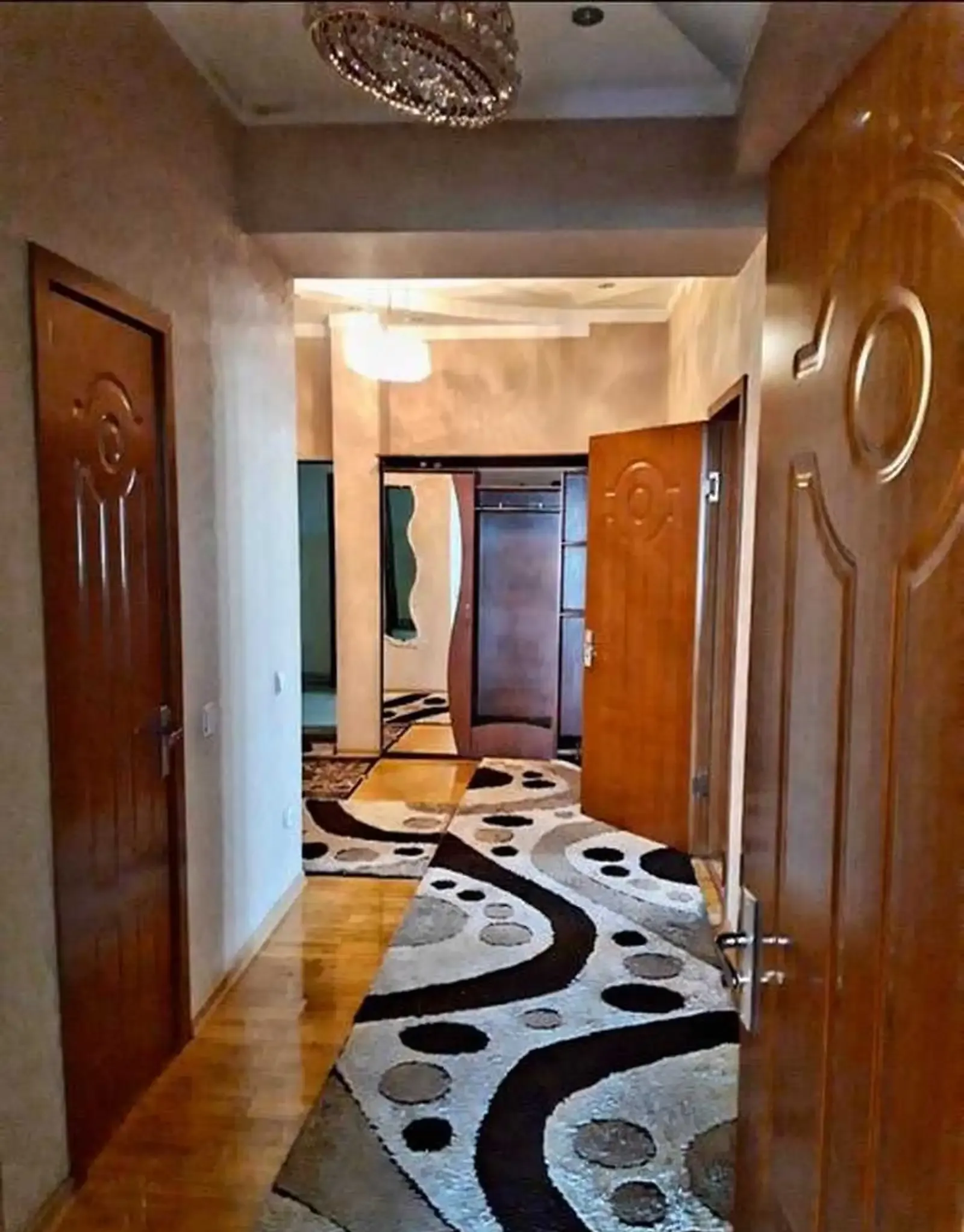 3-комн. квартира, 9 этаж, 112м², 82мкр, кӯчаи Шамсӣ, Маркази савдои Саодат