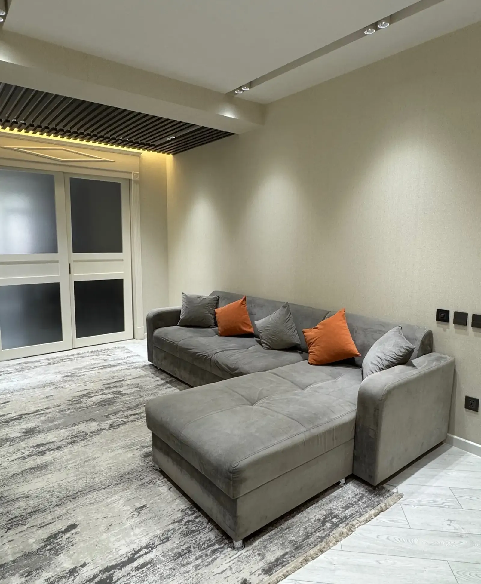 3-комн. квартира, 4 этаж, 104 м², Овир, Гранд Отель