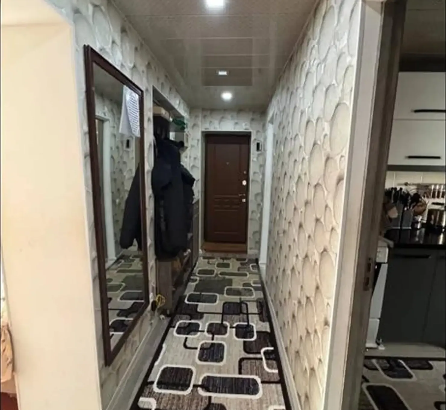 3-комн. квартира, 2 этаж, 60м², Сино
