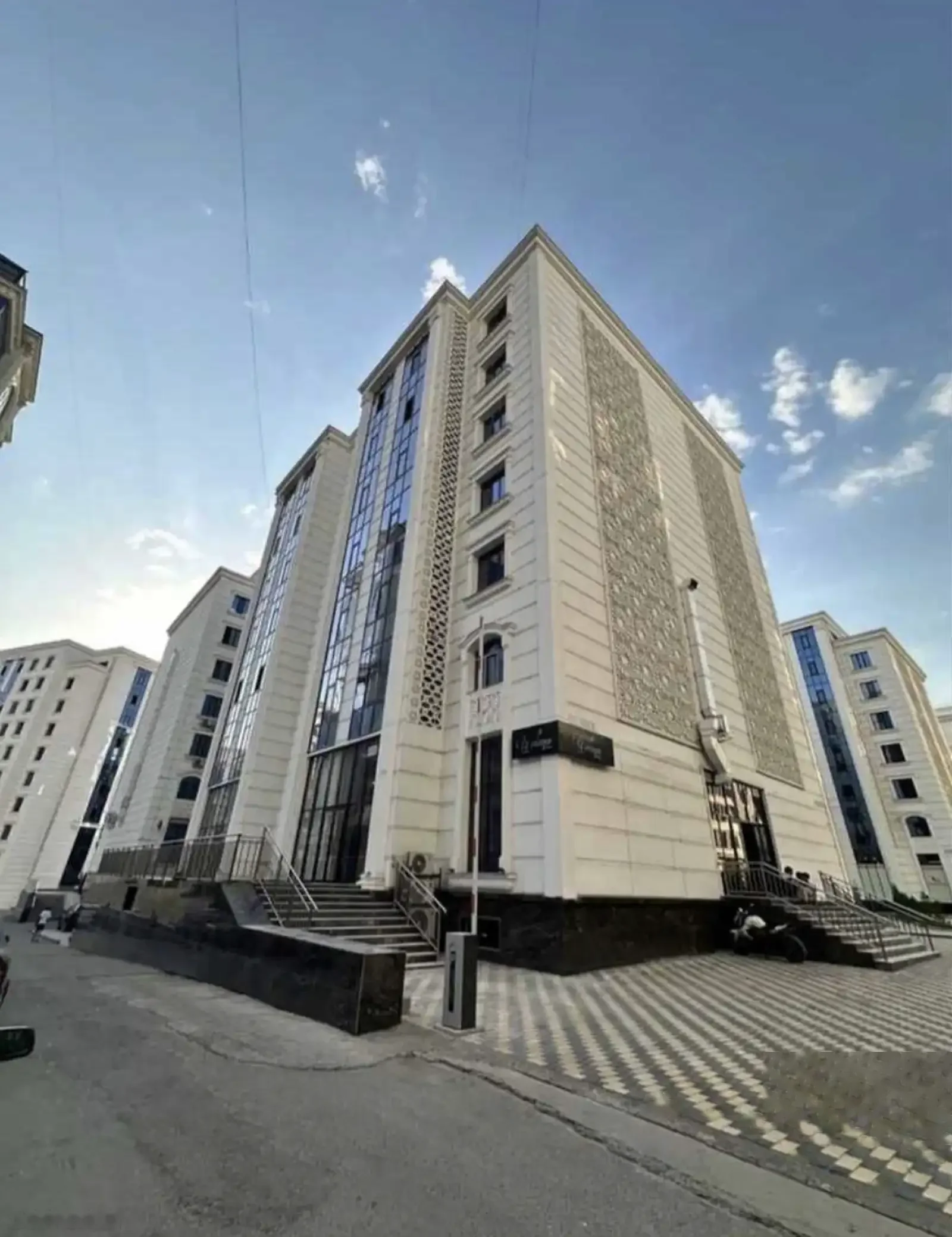 3-к квартира, 6 этаж, 115 м², Сафо, Пединститут