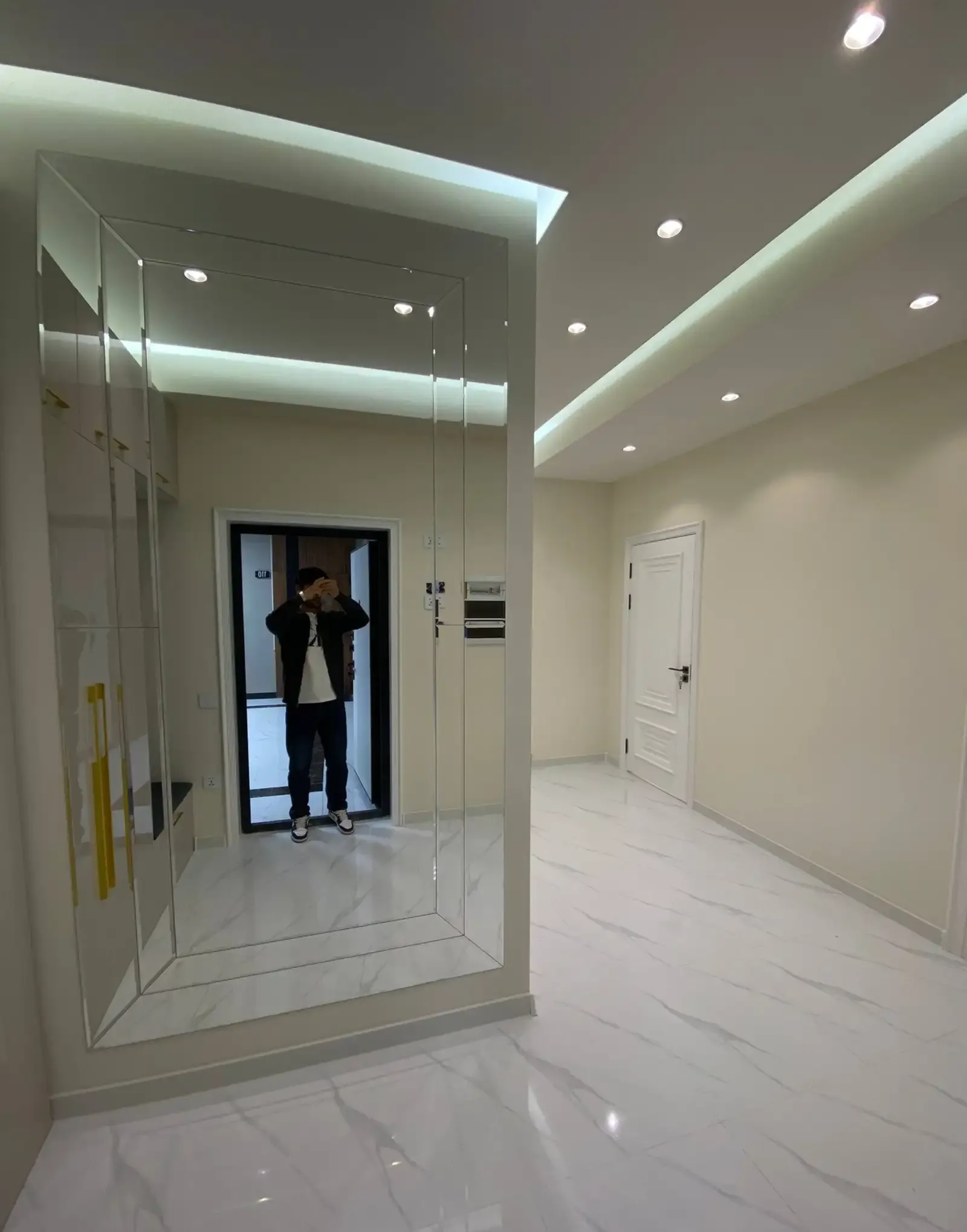 2-комн. квартира, 12 этаж, 66 м², Сино Сити Молл