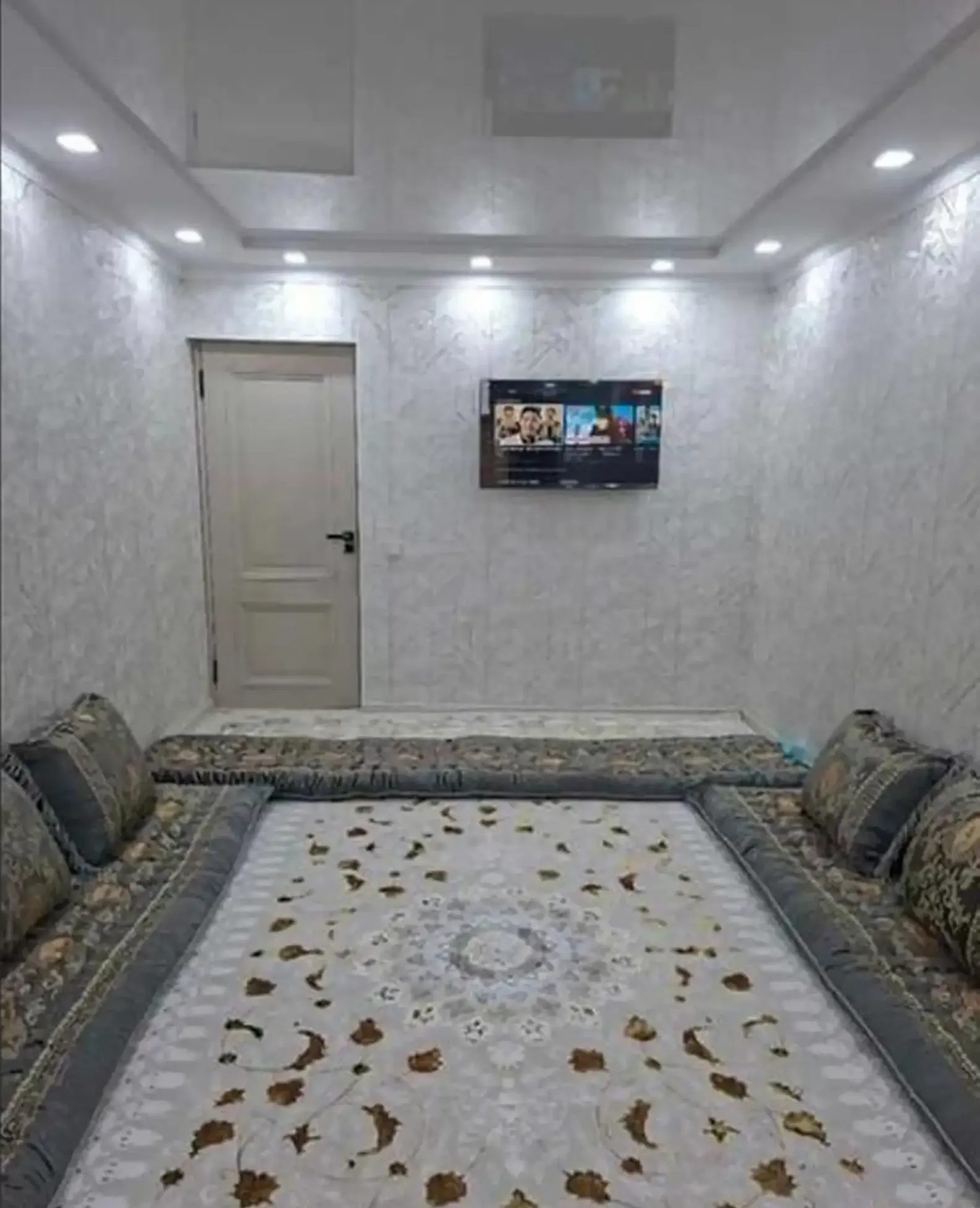 3-комн. квартира, 2 этаж, 156м², Ру па руи СНГ пеши магазини Сиевуш