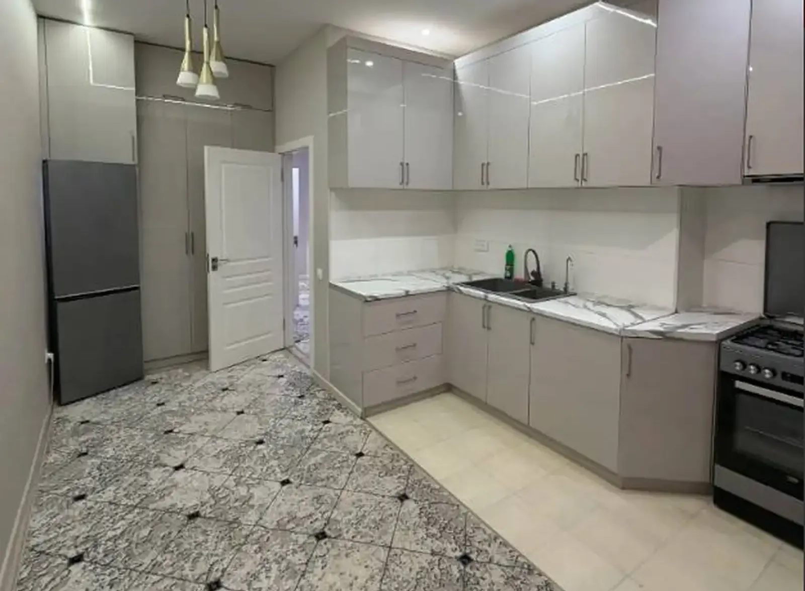 3-комн. квартира, 4 этаж, 106 м², Сино