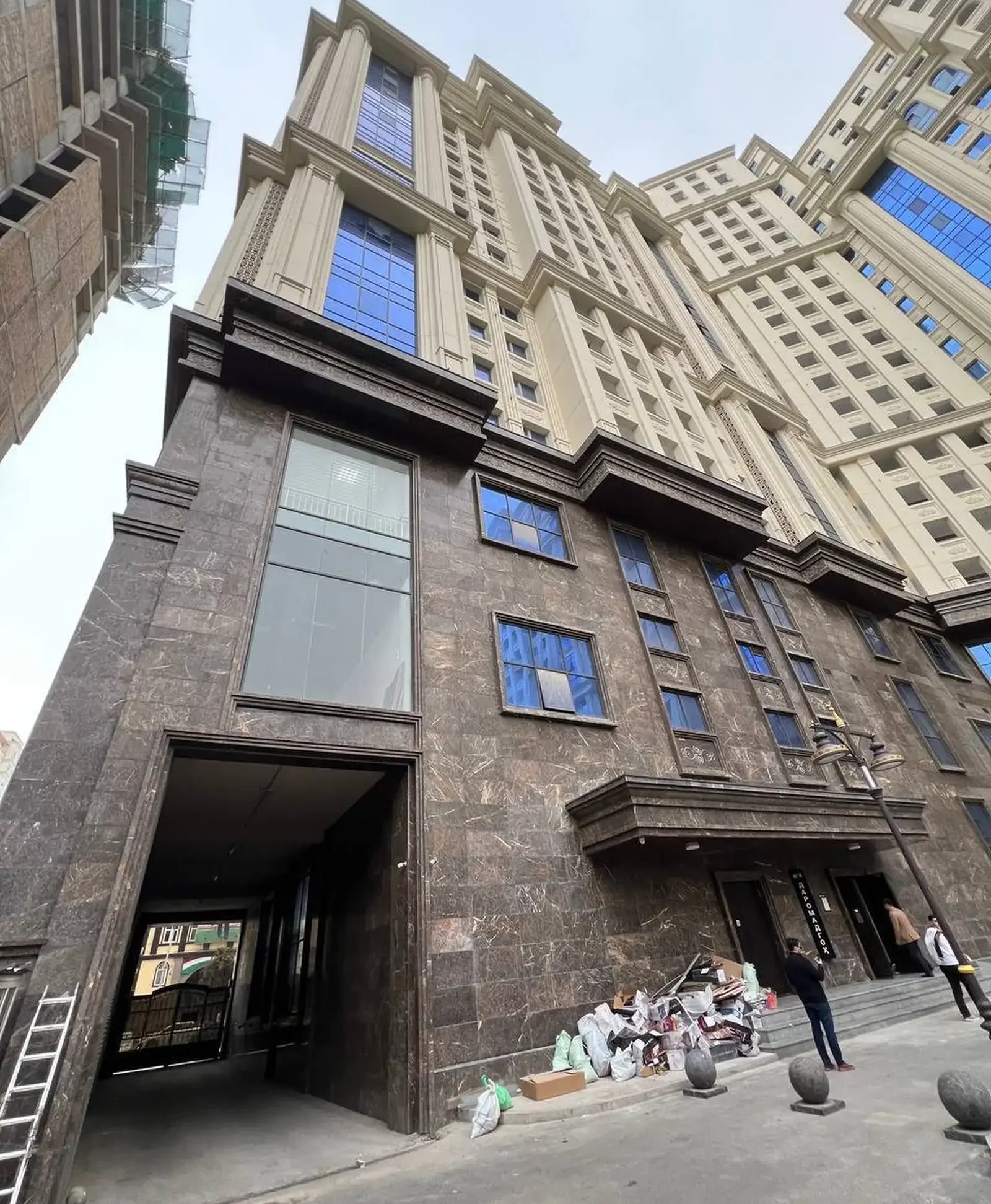 3-комн. квартира, 17 этаж, 147 м², Исмоили Сомони, Ру ба руи Цум