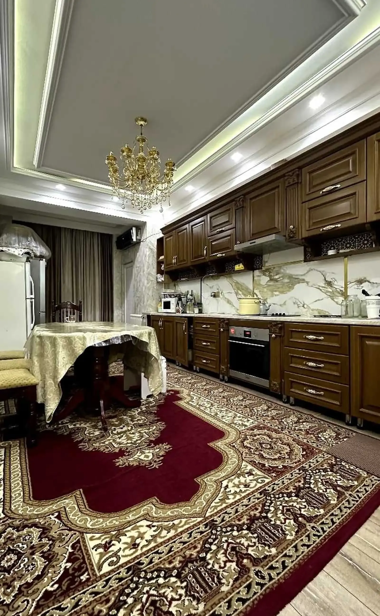 3-комн. квартира, 2 этаж, 130м², И Сомони Сафо
