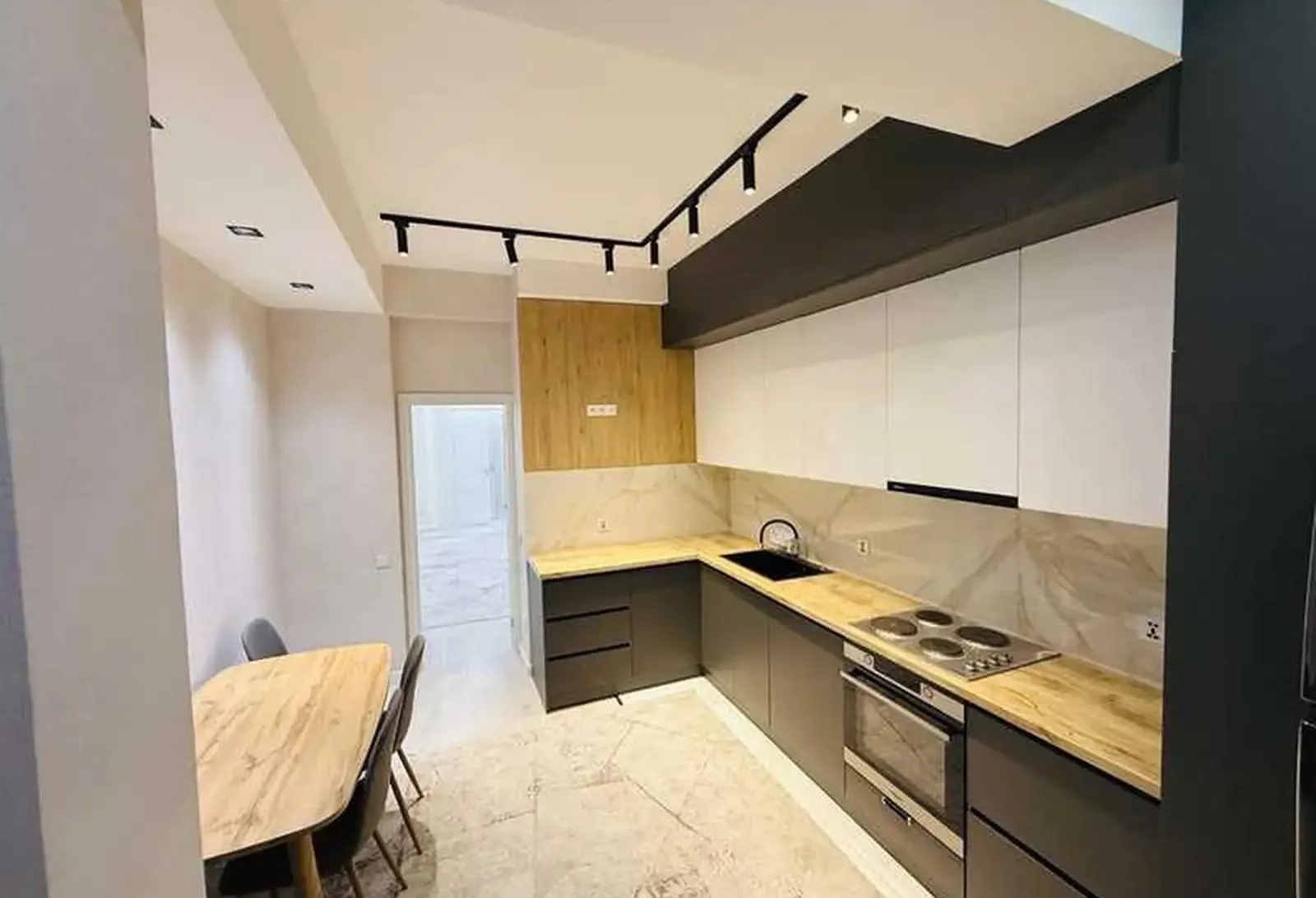 3-комн. квартира, 12 этаж, 110м², Сино 112 мкр