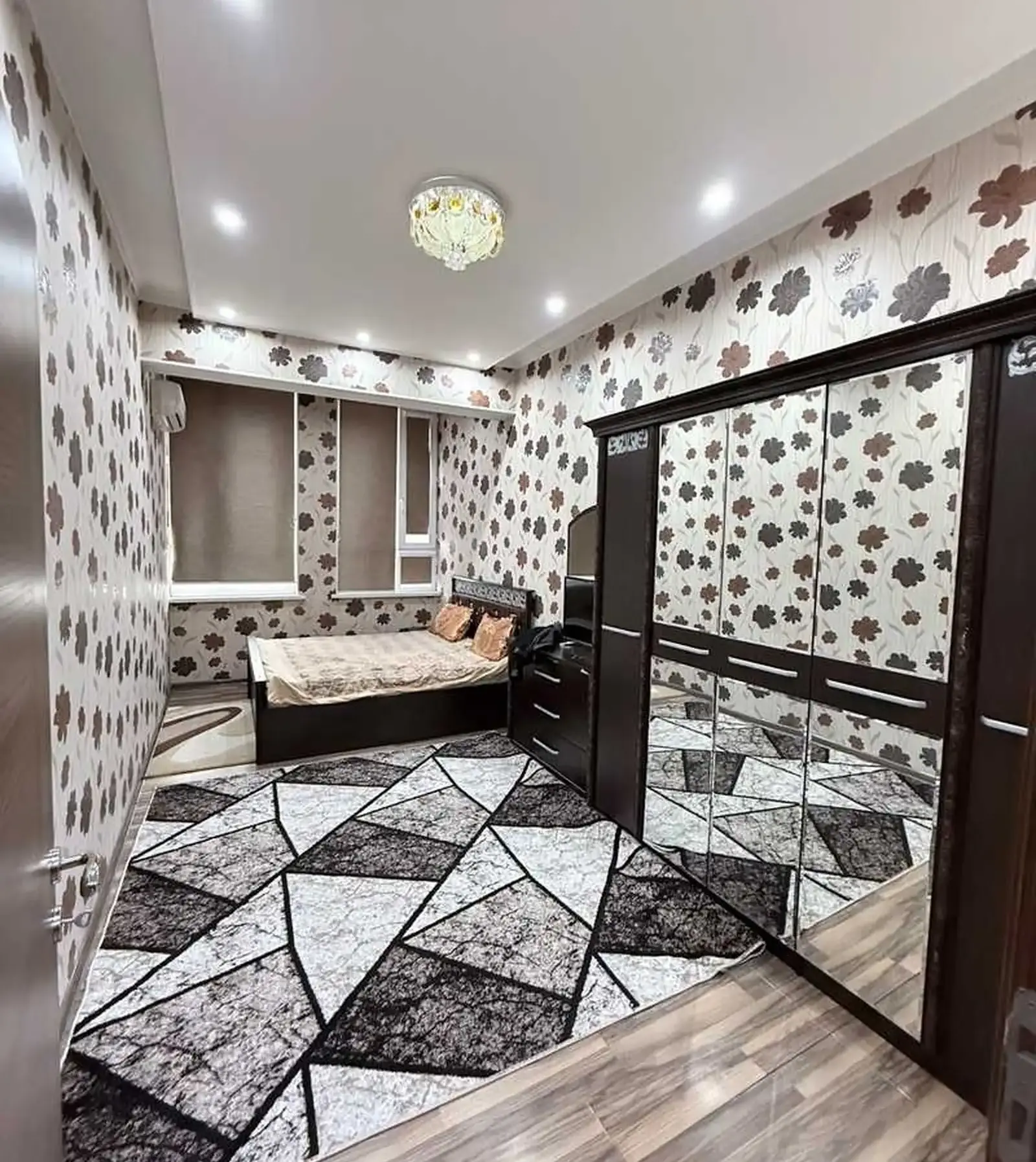 3-комн. квартира, 4 этаж, 90м², Исмоили Сомонӣ, Ашан, Доми Юск (хонаи ман)