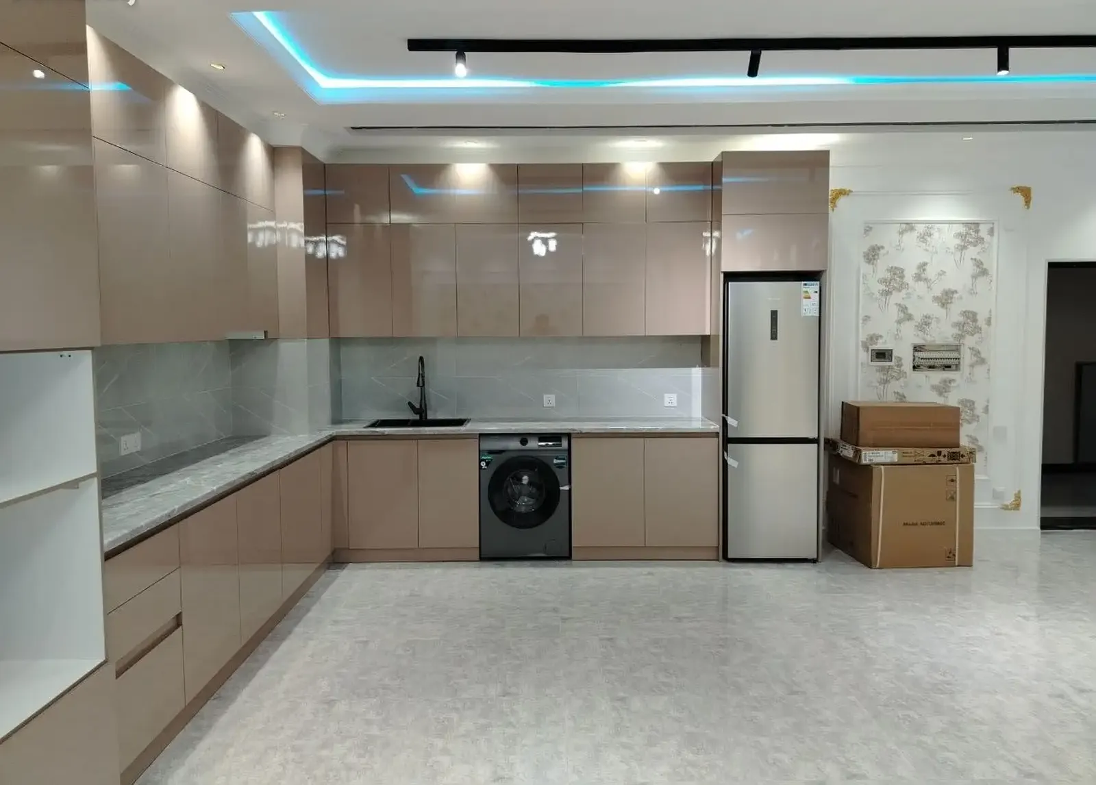 3-комн. квартира, 4 этаж, 89 м², 102 ру ба ру родом