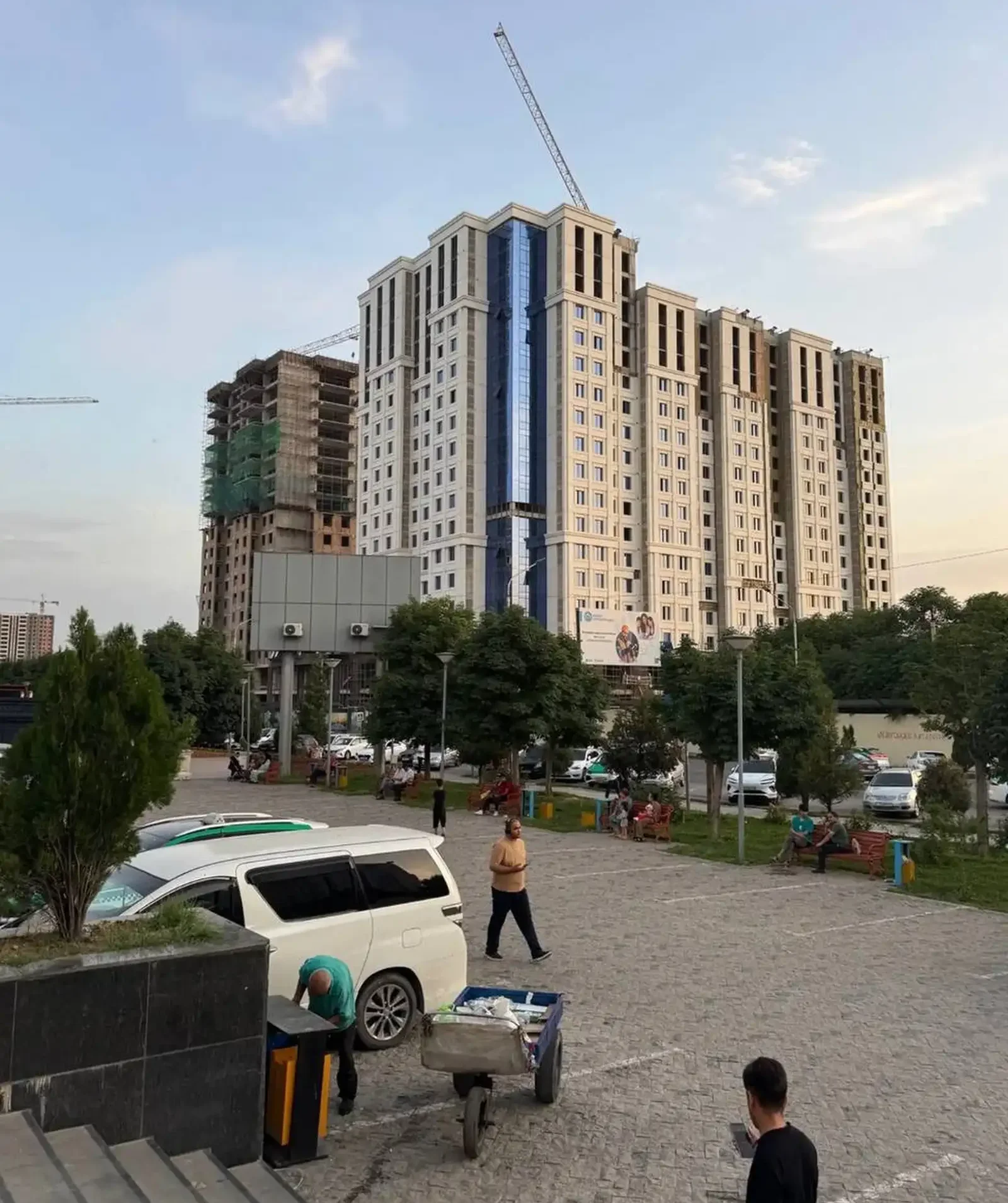 3-комн. квартира, 9 этаж, 122 м², Исмоили Сомони Мехргон