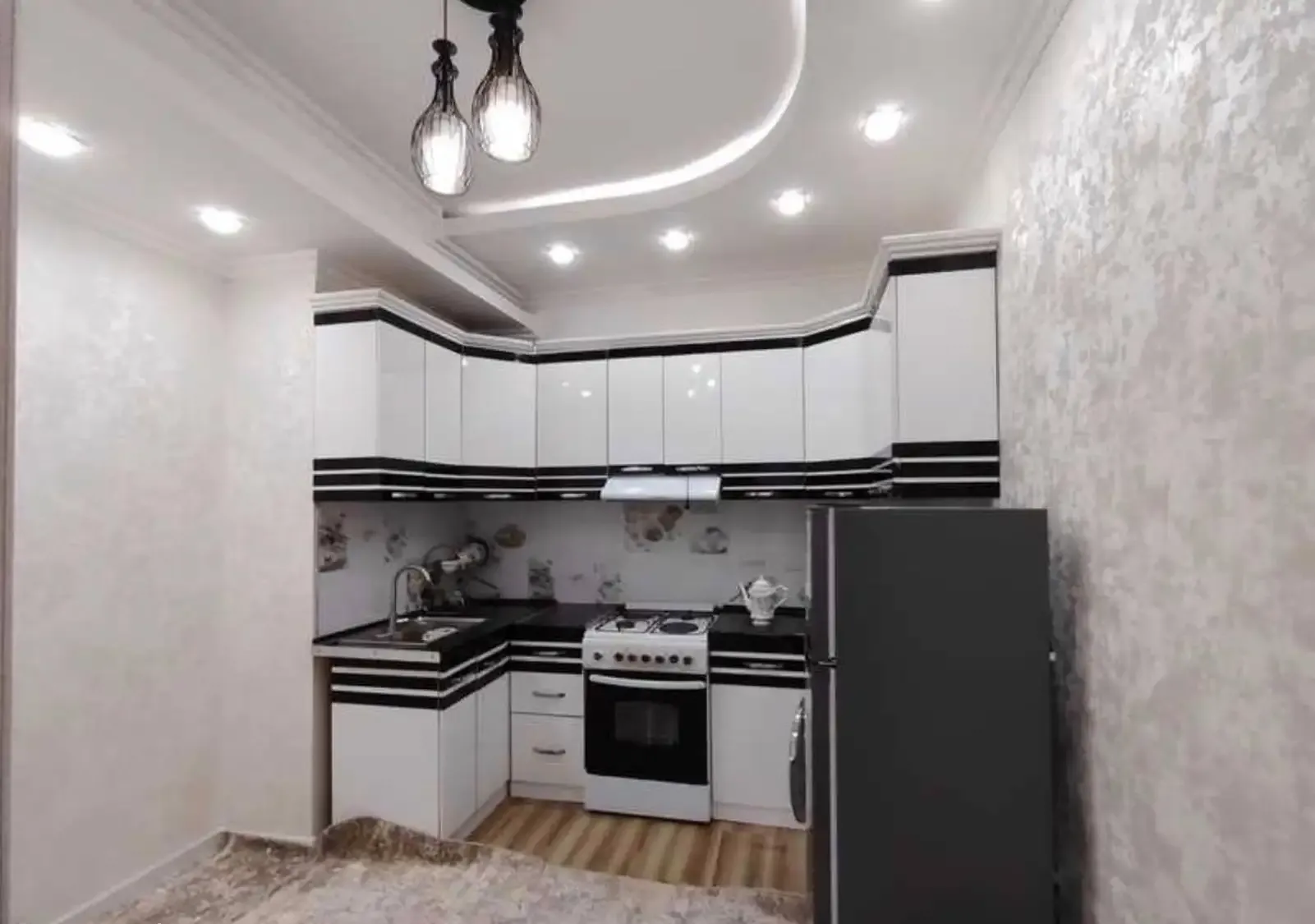 3-комн. квартира, 8 этаж, 100 м², Фирдавси