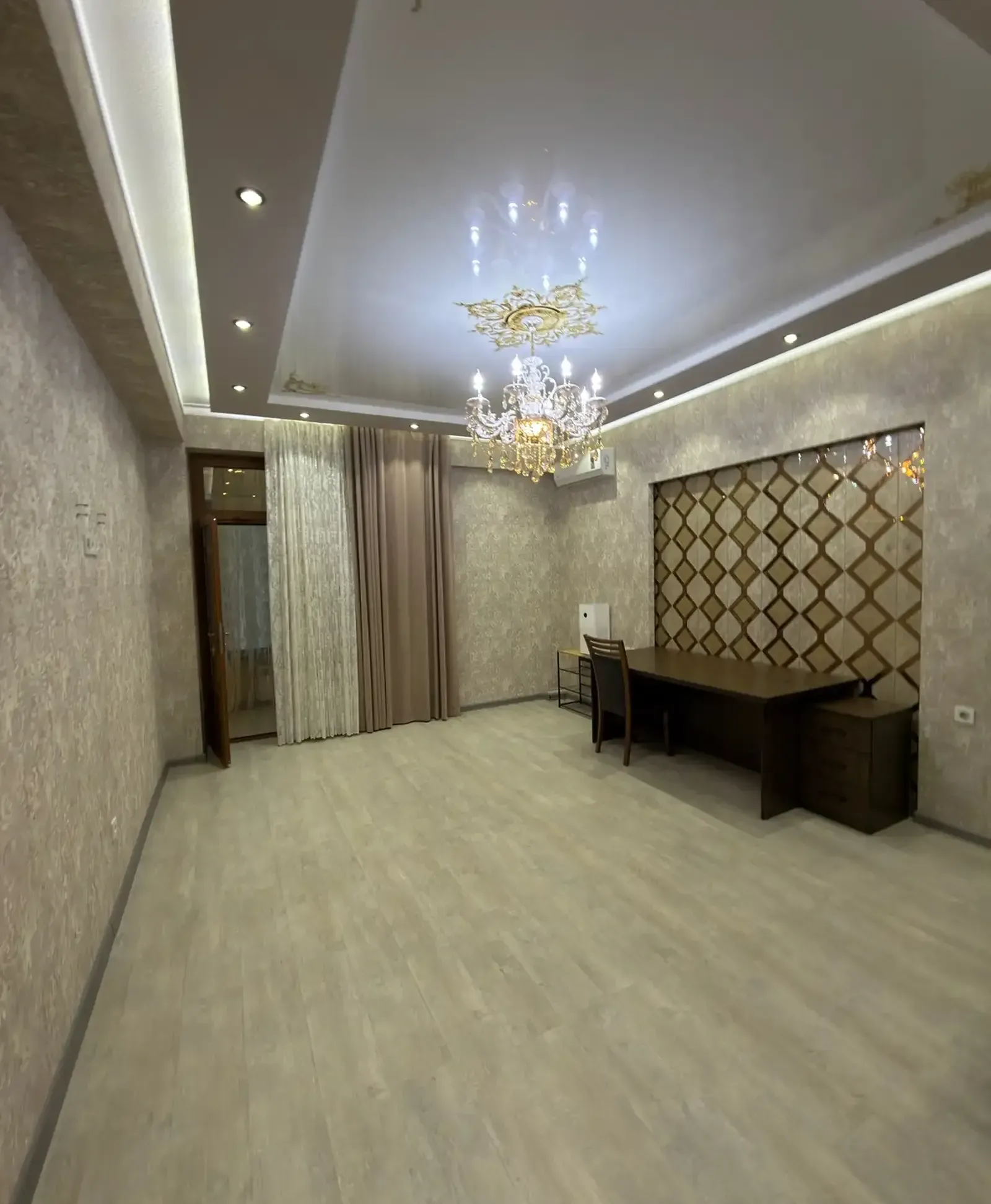 4-комн. квартира, 11 этаж, 200м², Опера Балет/Дом печать