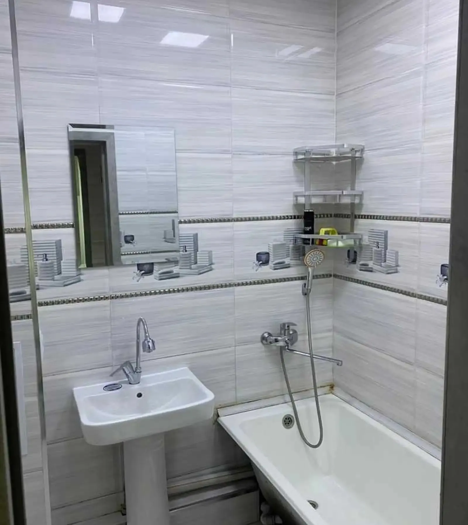 2-комн. квартира, 12 этаж, 53м², Шохмансур