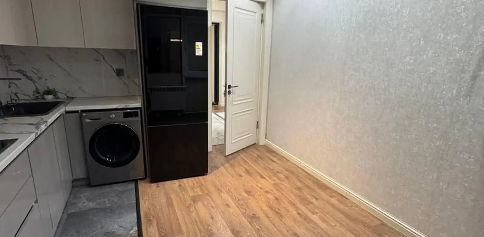 3-комн. квартира, 4 этаж, 93 м², шоҳмансур