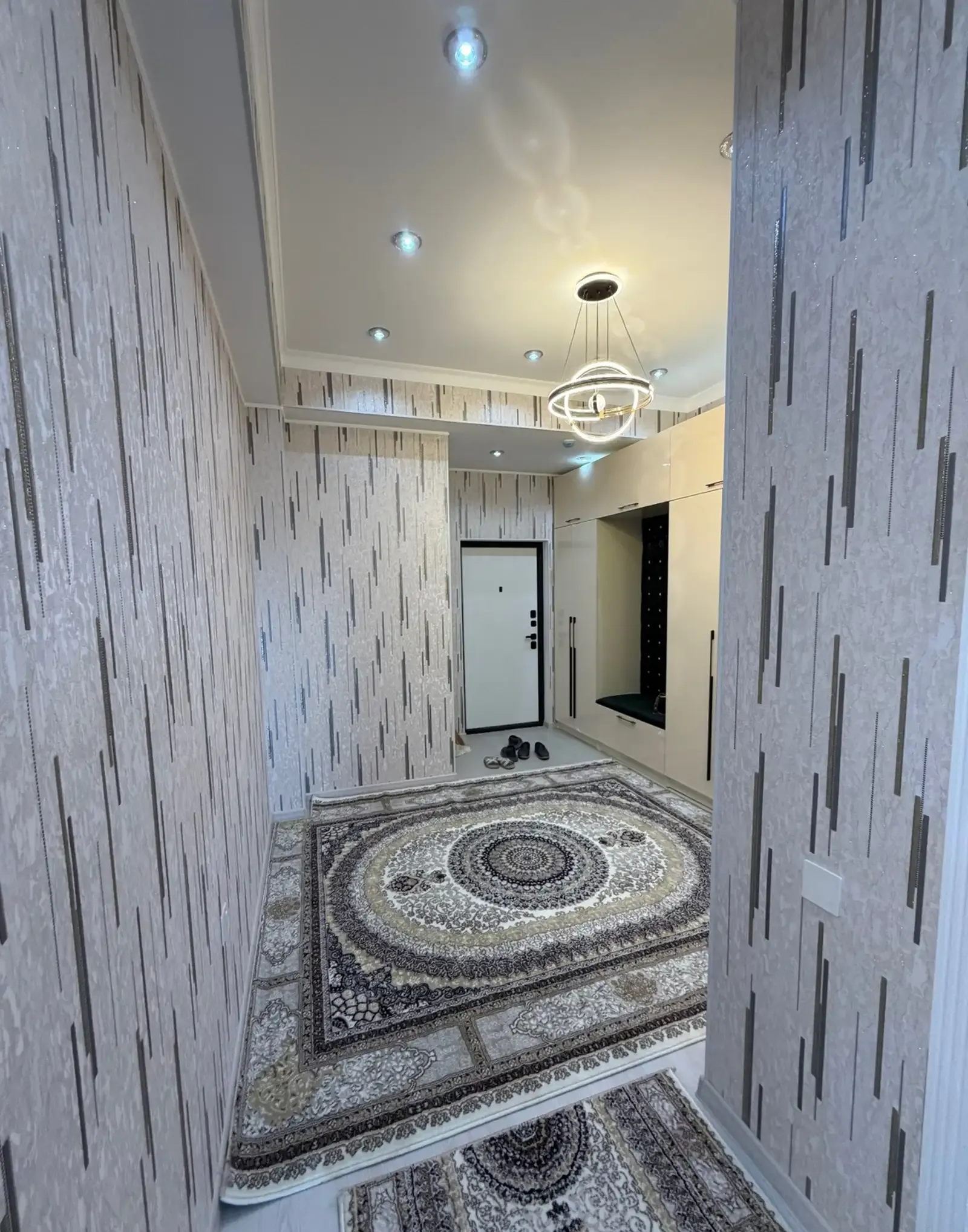 2-комн. квартира, 11 этаж, 80м², сино