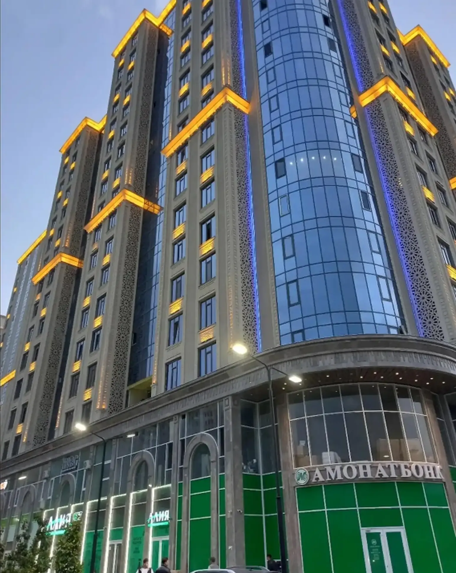 2-к квартира, 15 этаж, 53 м², Шохмансур