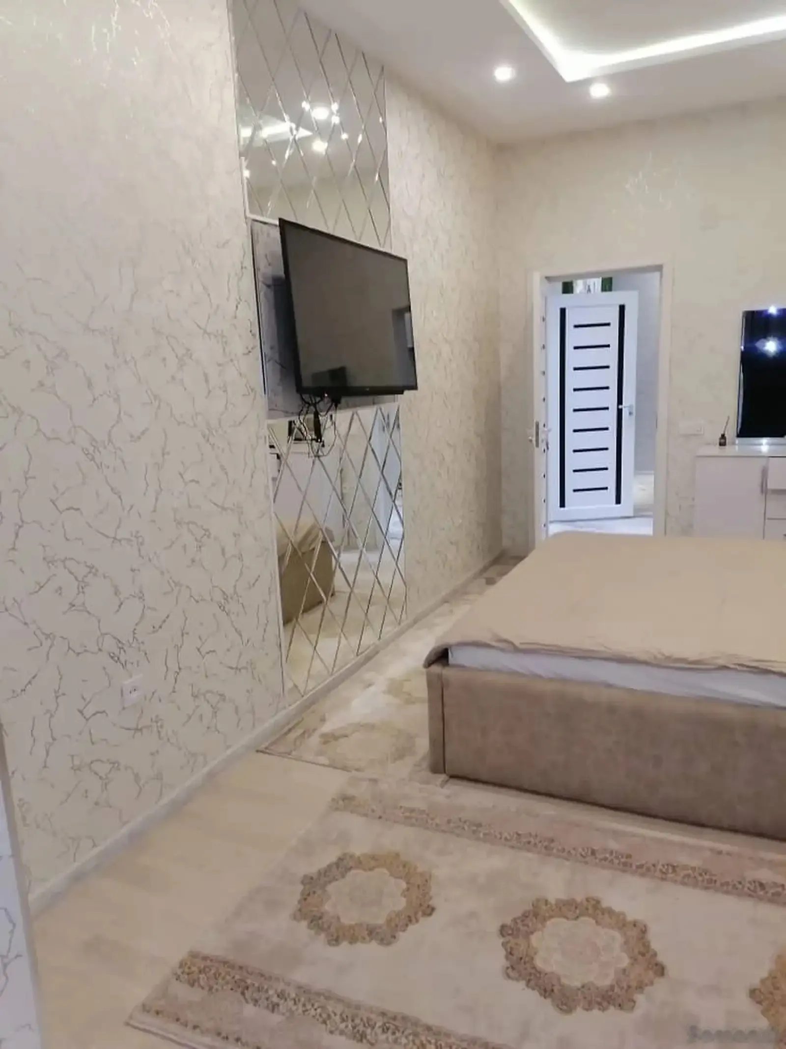 2-к квартира, 7 этаж, 80 м², Доми Зирбак, н Шохмансур