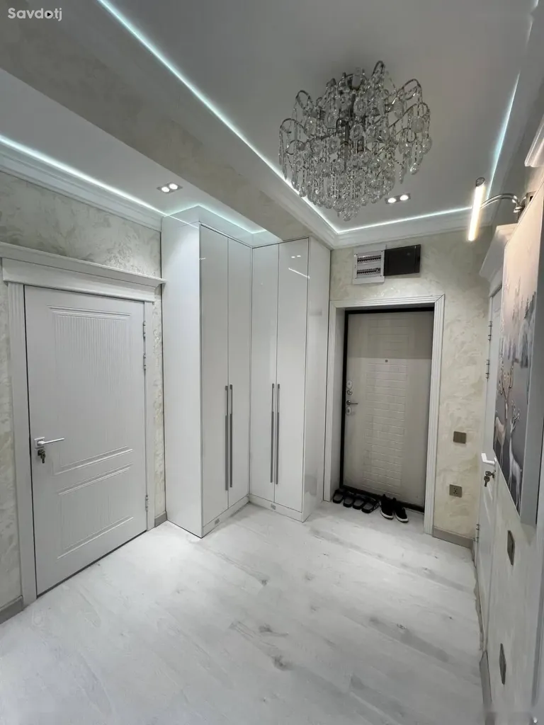 3-комн. квартира, 1 этаж, 82 м², Сино