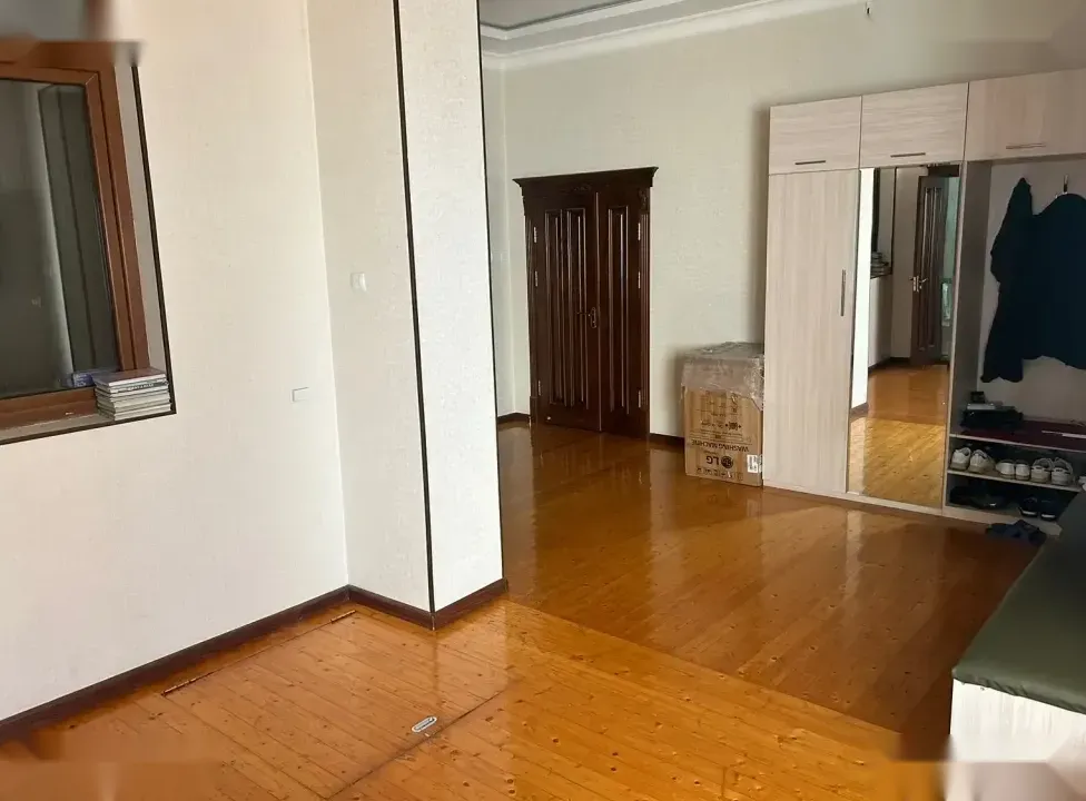 2-этажный, 10 комнатный дом, 450 м², Сомони