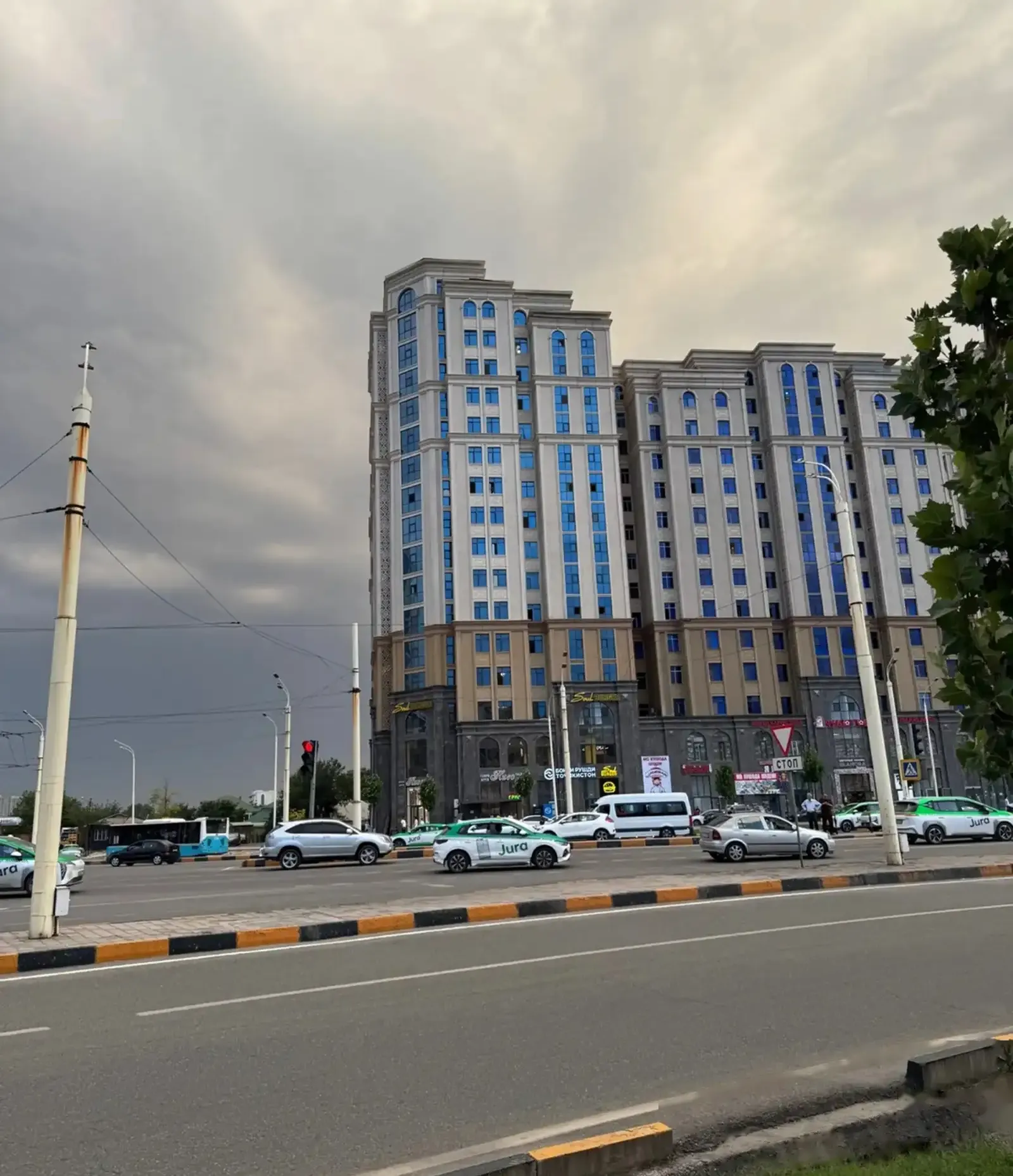 3-комн. квартира, 4 этаж, 128м², сино