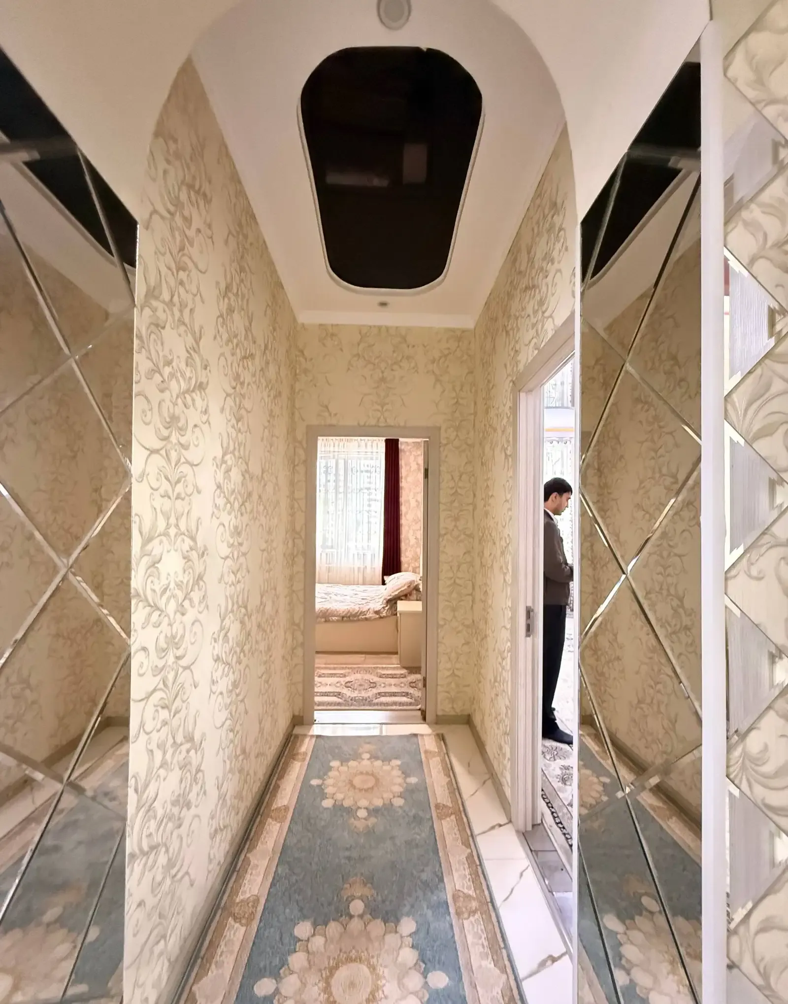 3-комн. квартира, 1 этаж, 85 м²,   102мкр