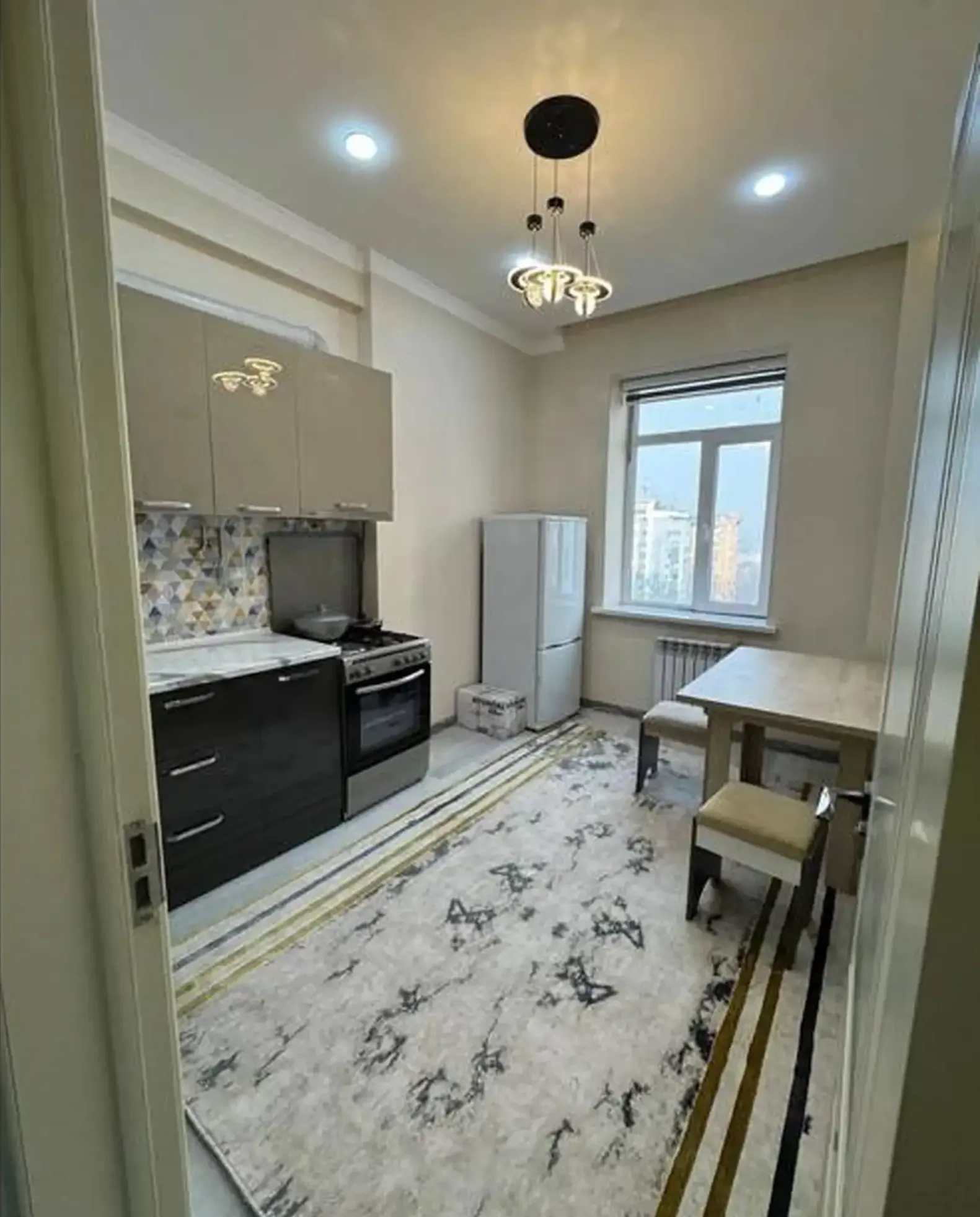2-комн. квартира, 10 этаж, 62м², Шохмансур