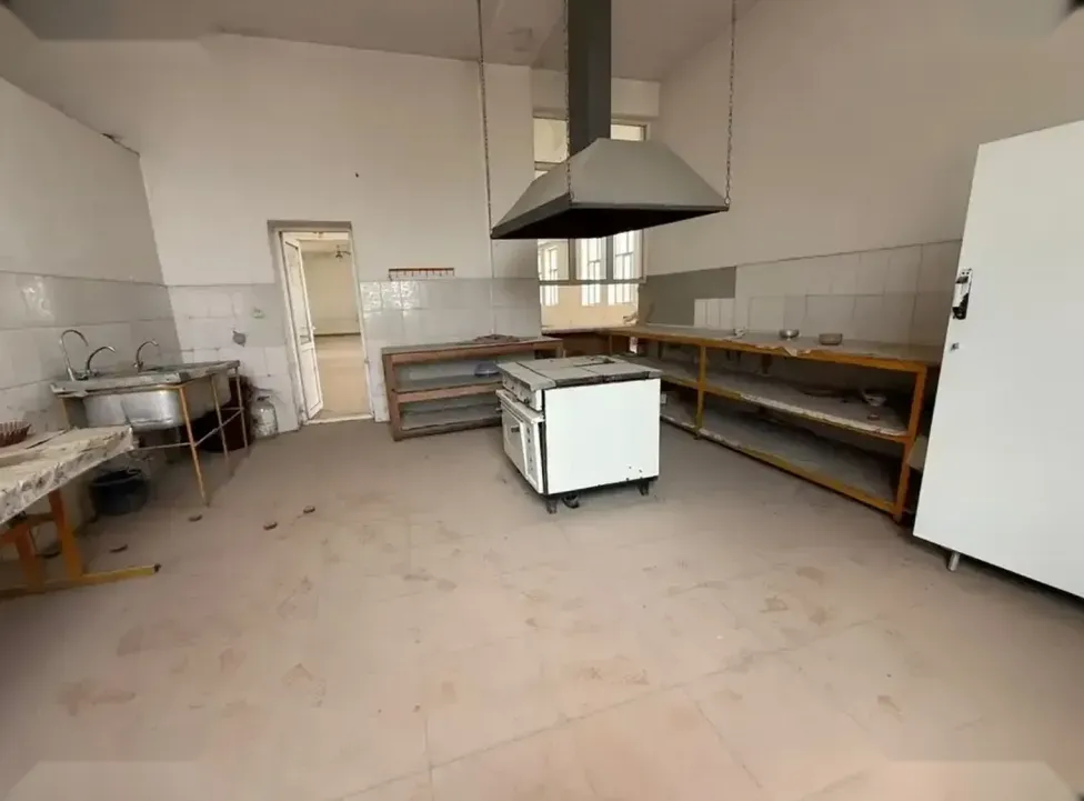 Помещение под свободное назначение, 393м², Шохмансур