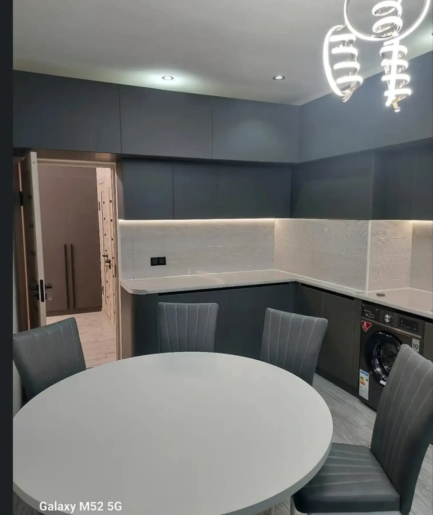 2-комн. квартира, 11 этаж, 59м², Сомони