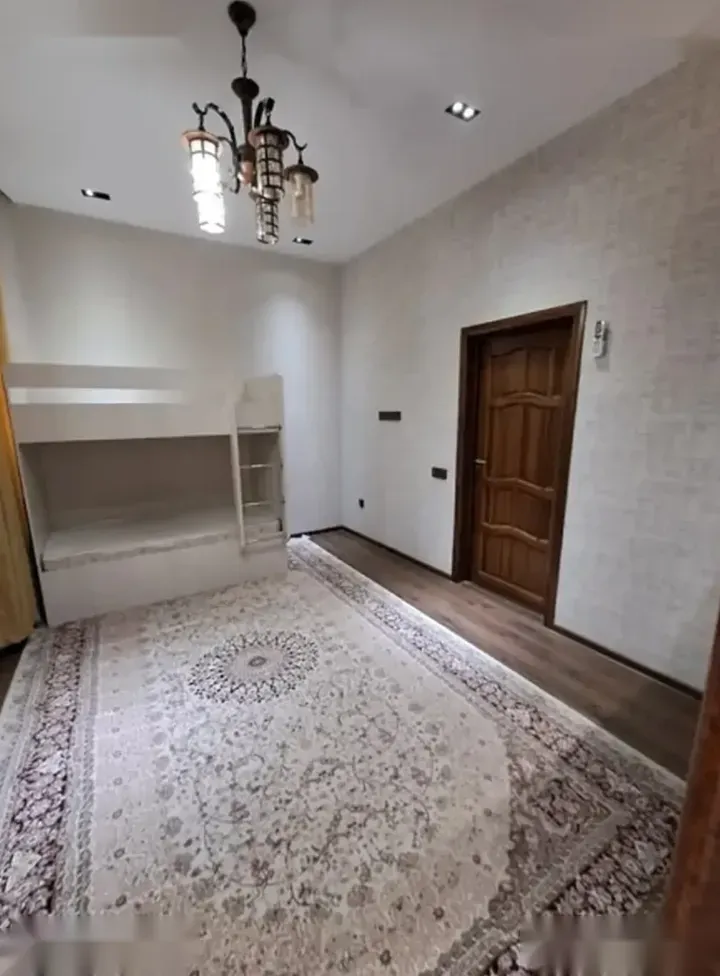 3-комн. квартира, 1 этаж, 92м², Сино