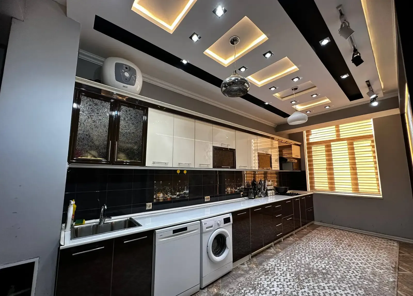 4-комн. квартира, 4 этаж, 151 м², Сино 112мкр