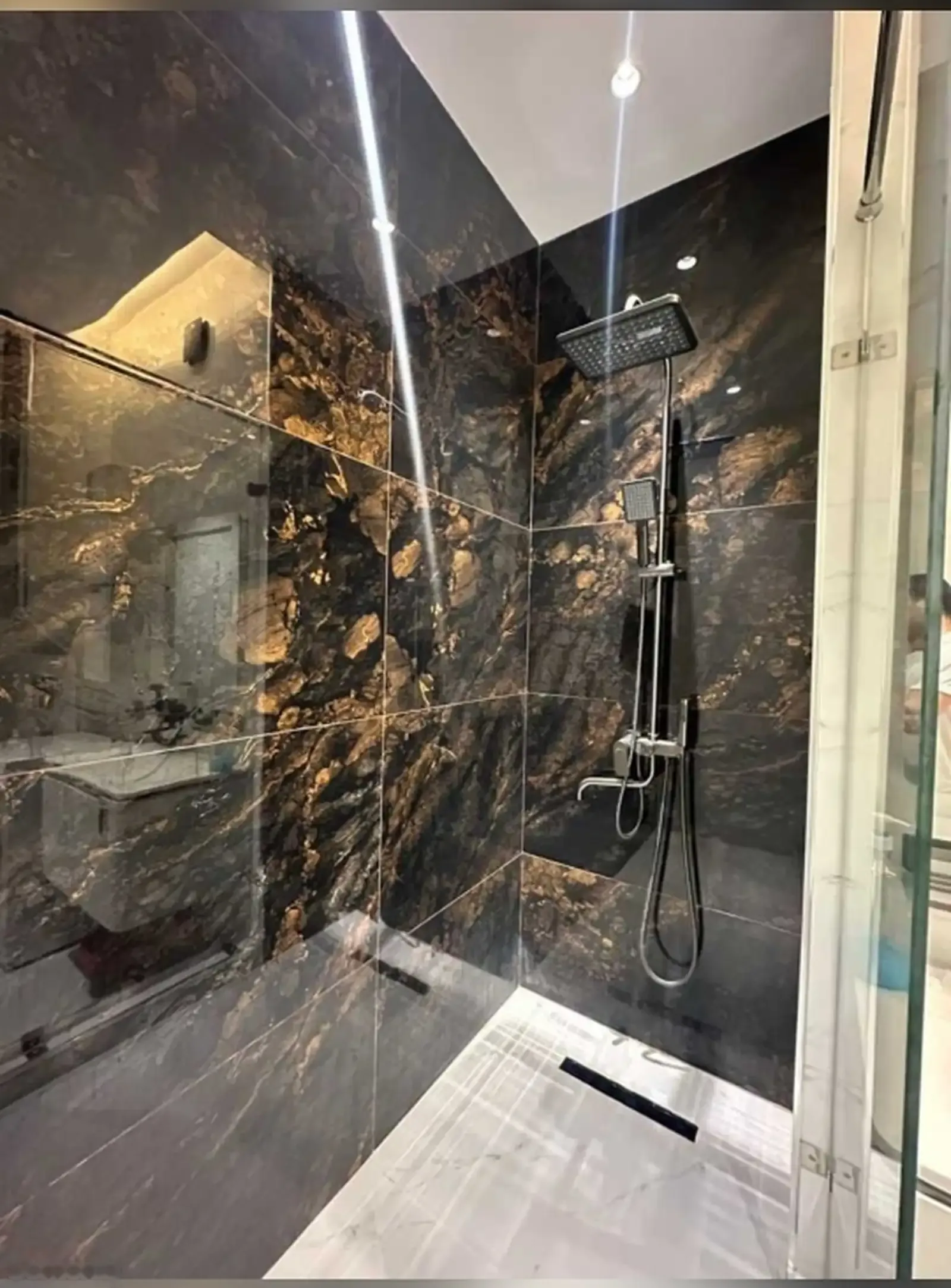 2-к квартира, 18 этаж, 95 м², Айни