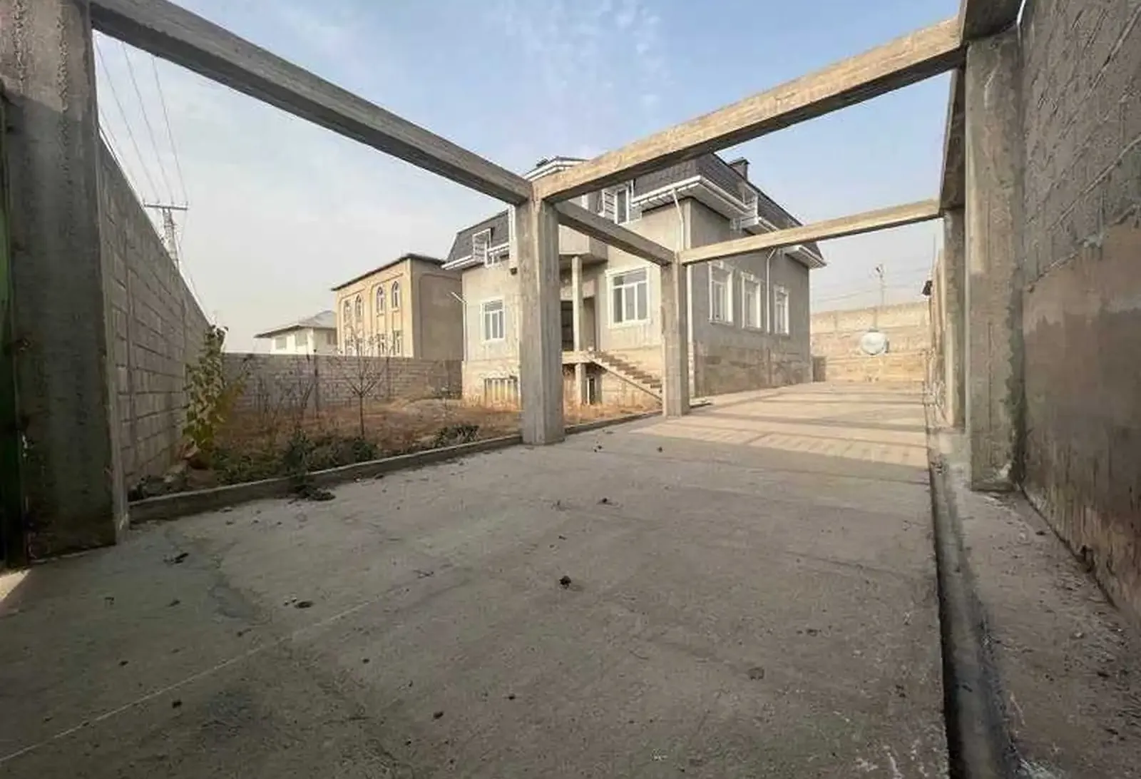 2 этажный, 10-комн. дом, 1200 м², 12 соток, Шохмансур