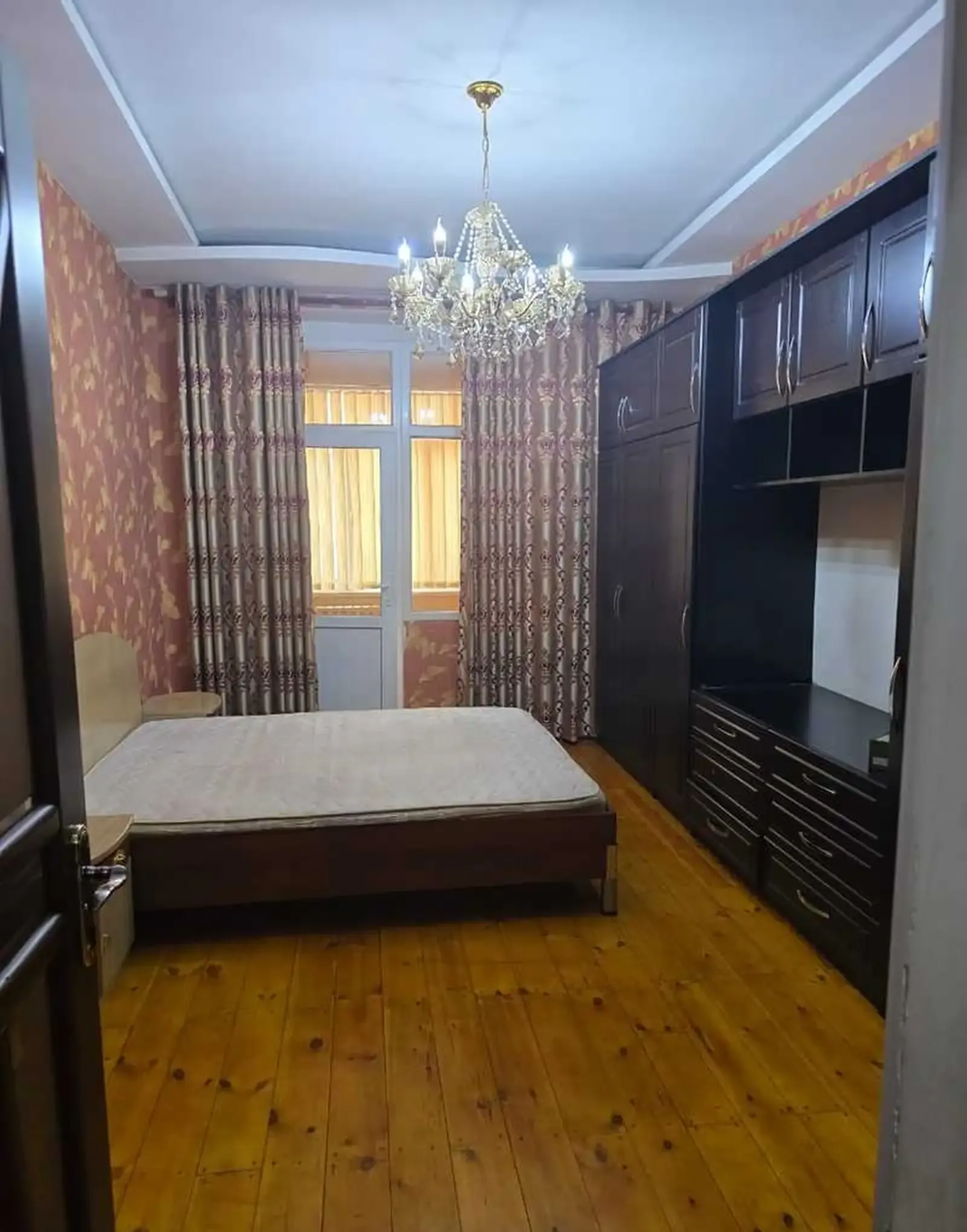2-комн. квартира, 3 этаж, 80м², Фирдавси
